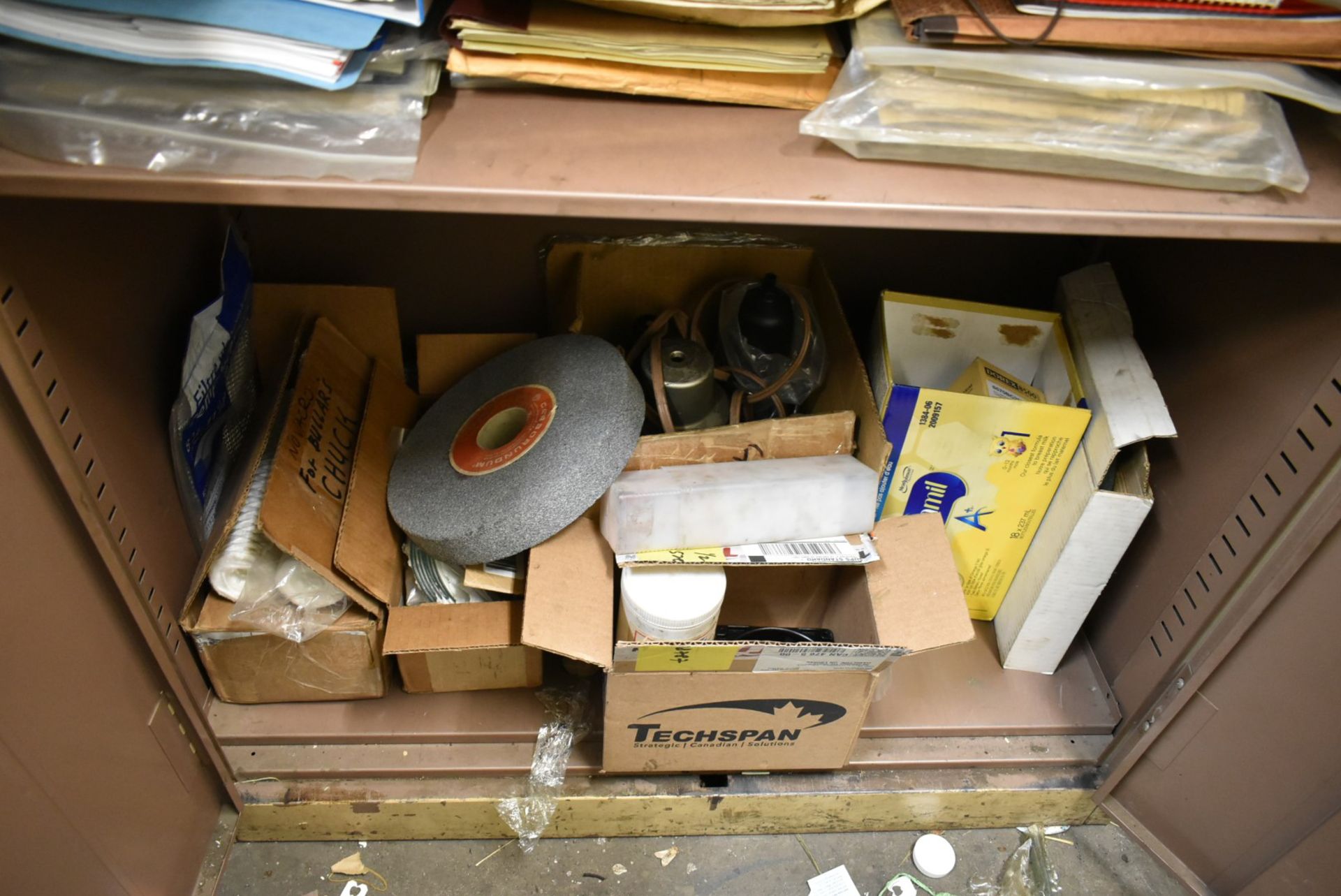 LOT/ CABINET WITH SPARE PARTS AND GRINDING WHEELS - Image 2 of 6