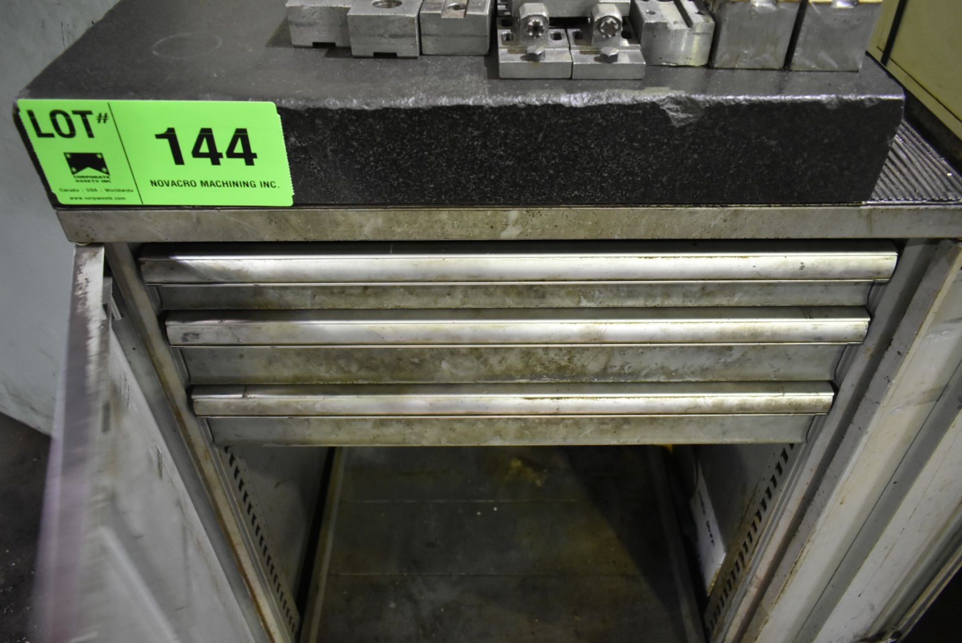 LOT/ LISTA CABINET WITH CHUCK JAWS AND SURFACE PLATE [RIGGING FEE FOR LOT#144 - $25 USD PLUS - Image 2 of 3