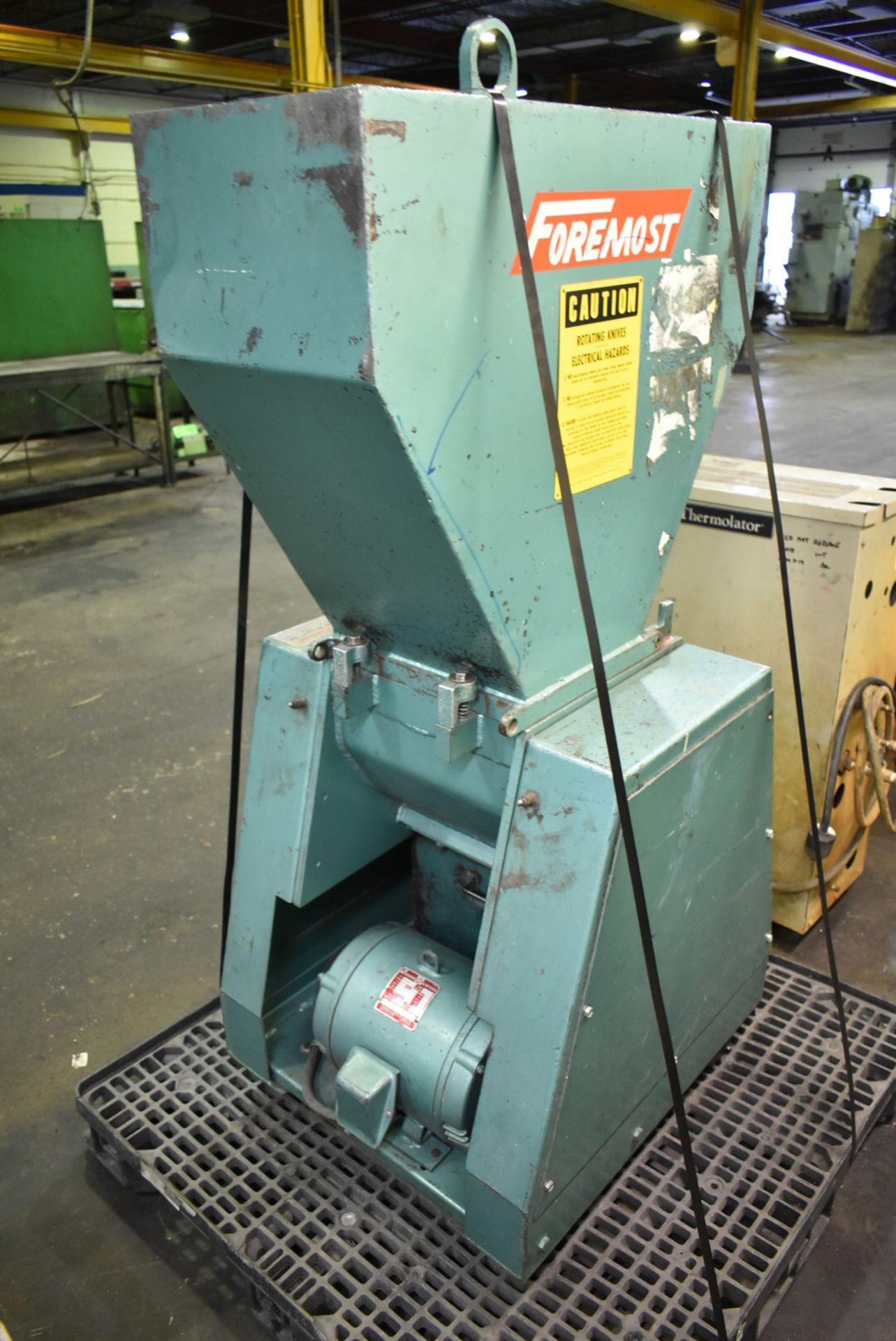 FOREMOST HD2 10HP GRANULATOR S/N: 21330 [RIGGING FEE FOR LOT#129 - $25 USD PLUS APPLICABLE TAXES] - Image 2 of 4