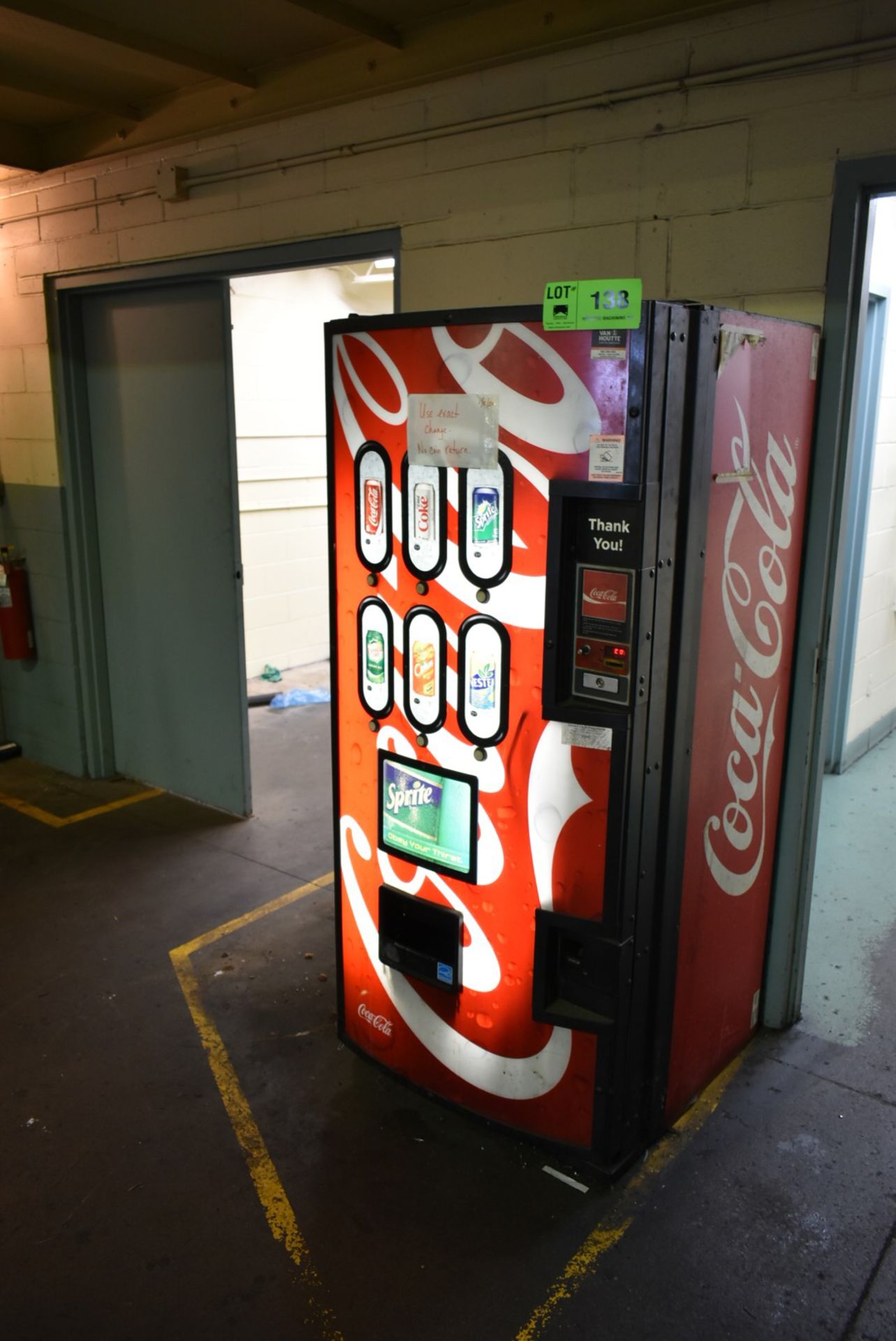 BEVERAGE VENDING MACHINE [RIGGING FEE FOR LOT#138 - $25 USD PLUS APPLICABLE TAXES]