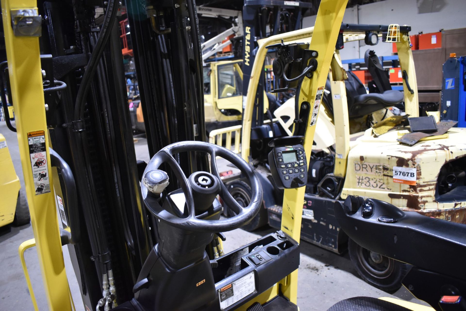 HYSTER (2018) E50XN-33 ELECTRIC FORKLIFT WITH 4400LBS CAPACITY, 48V BATTERY, 276.2"" MAX LIFT - Image 6 of 8