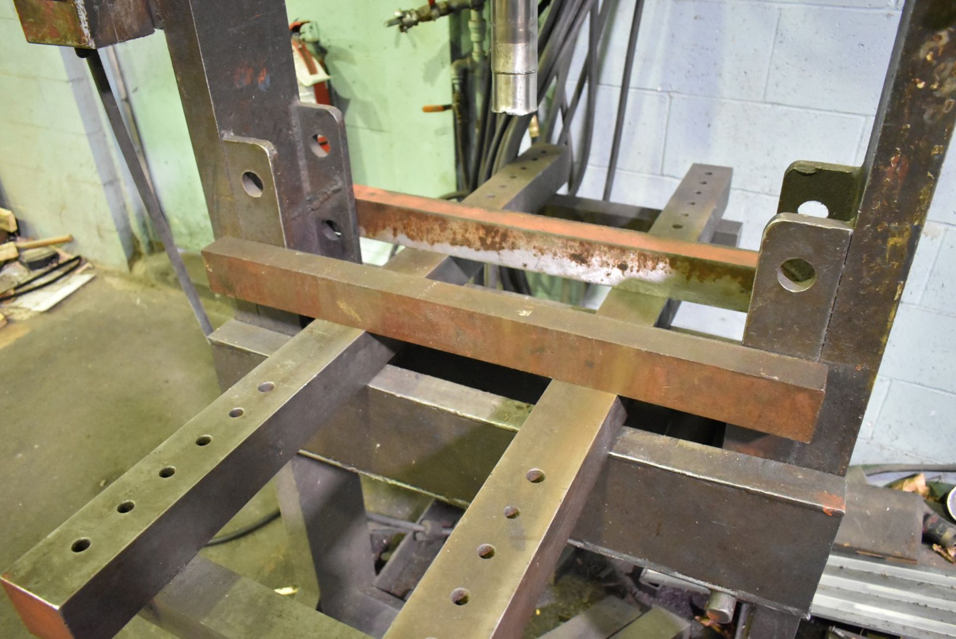 NOVACRO H-FRAME HYDRAULIC SHOP PRESS (CI) [RIGGING FEE FOR LOT#59 - $125 USD PLUS APPLICABLE TAXES] - Image 3 of 4