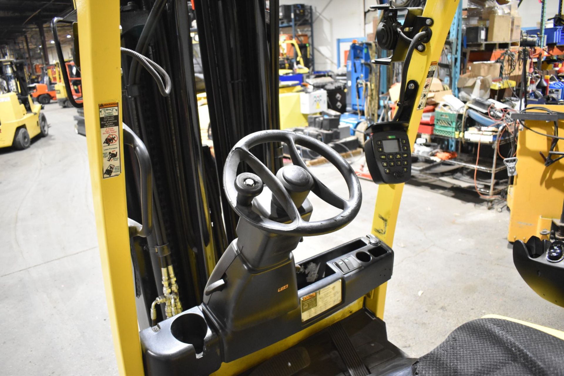 HYSTER (2018) E50XN-33 ELECTRIC FORKLIFT WITH 4400LBS CAPACITY, 48V BATTERY, 276.2" MAX LIFTING - Image 6 of 8