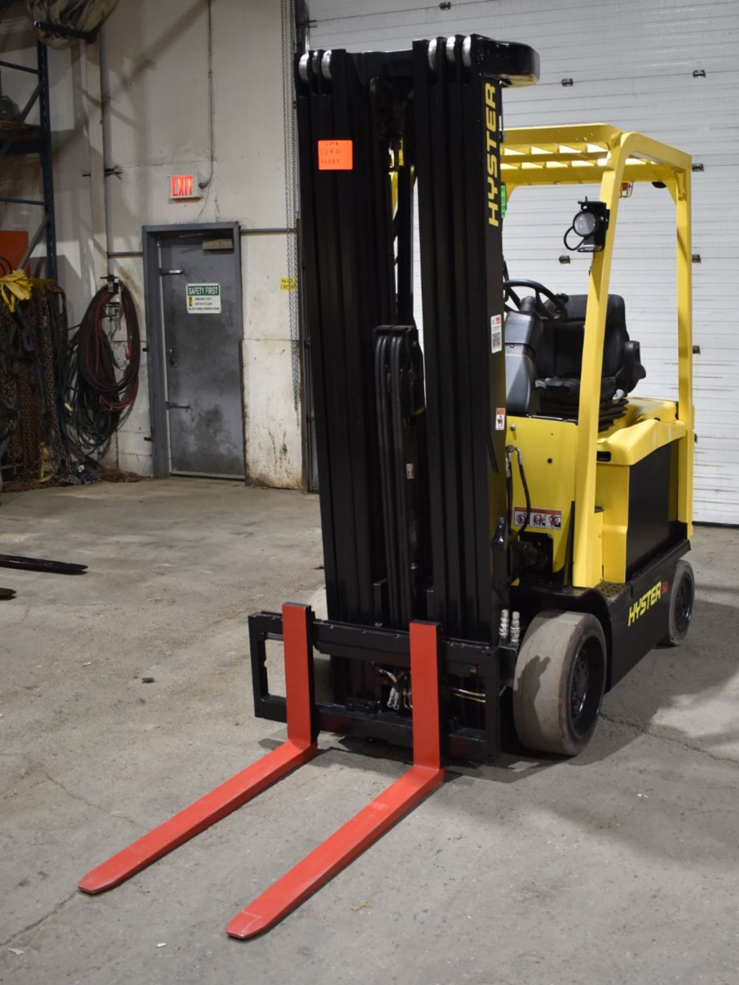 HYSTER (2018) E50XN-33 ELECTRIC FORKLIFT WITH 4400LBS CAPACITY, 48V BATTERY, 276.2" MAX LIFTING