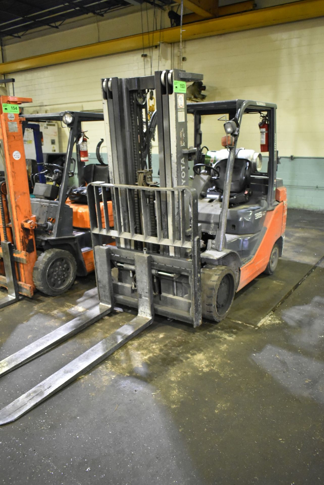 TOYOTA (2018) GC35U LPG FORKLIFT WITH 7250 LBS MAX CAPACITY, 187" 3-STAGE HIGH VISIBILITY MAST, - Image 8 of 8