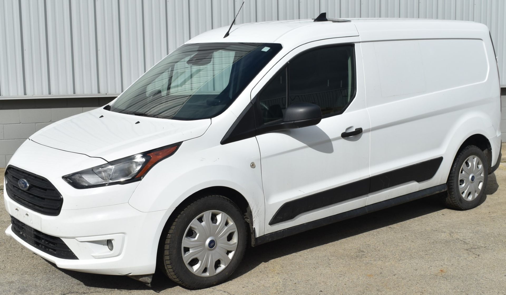 FORD (2020) TRANSIT CONNECT VAN WITH 2.0 LITER 4 CYLINDER GAS ENGINE, AUTOMATIC TRANSMISSION, FWD,