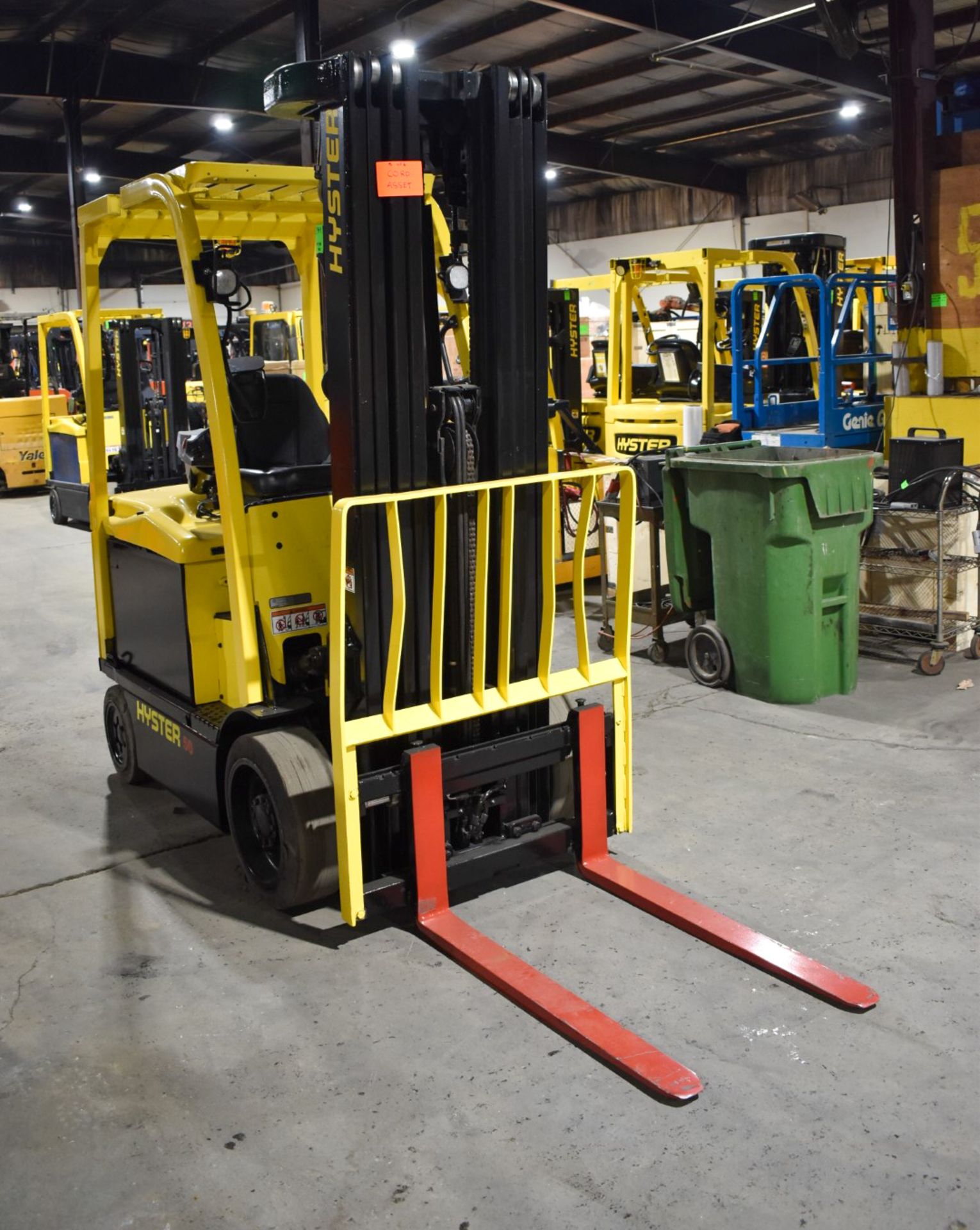 HYSTER (2018) E50XN-33 ELECTRIC FORKLIFT WITH 4400LBS CAPACITY, 48V BATTERY, 276.2" MAX LIFT HEIGHT, - Image 4 of 8