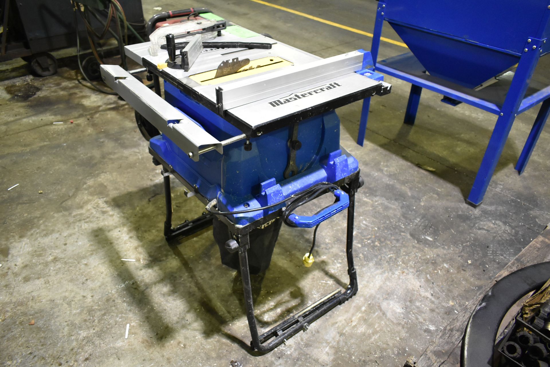 MASTERCRAFT 10" PORTABLE TABLE SAW - Image 2 of 3