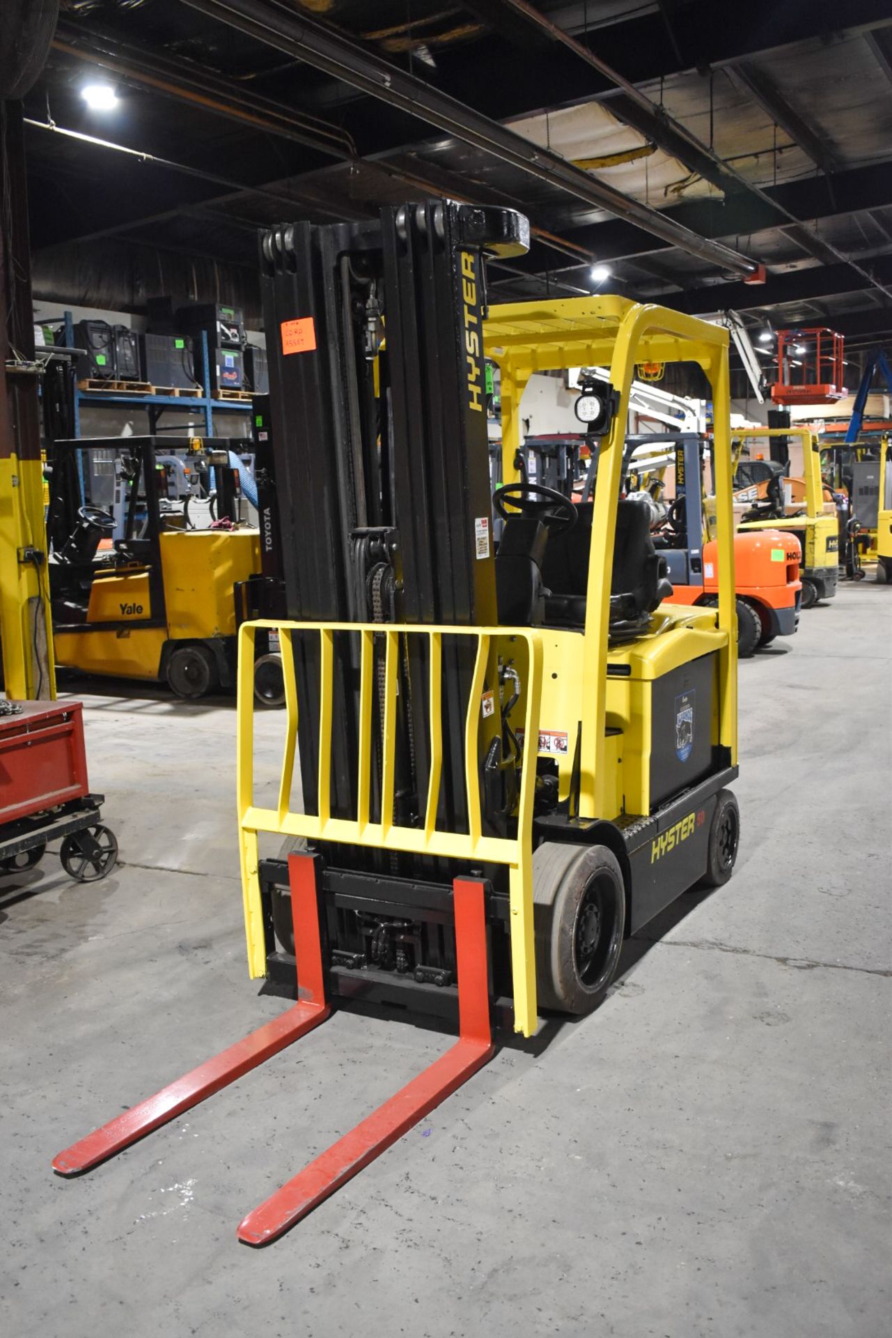 HYSTER (2018) E50XN-33 ELECTRIC FORKLIFT WITH 4400LBS CAPACITY, 48V BATTERY, 276.2" MAX LIFT HEIGHT,