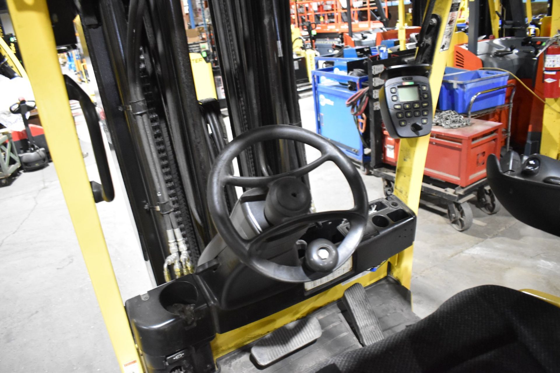 HYSTER (2018) E50XN-33 ELECTRIC FORKLIFT WITH 4400LBS CAPACITY, 48V BATTERY, 276.2" MAX LIFT HEIGHT, - Image 6 of 8