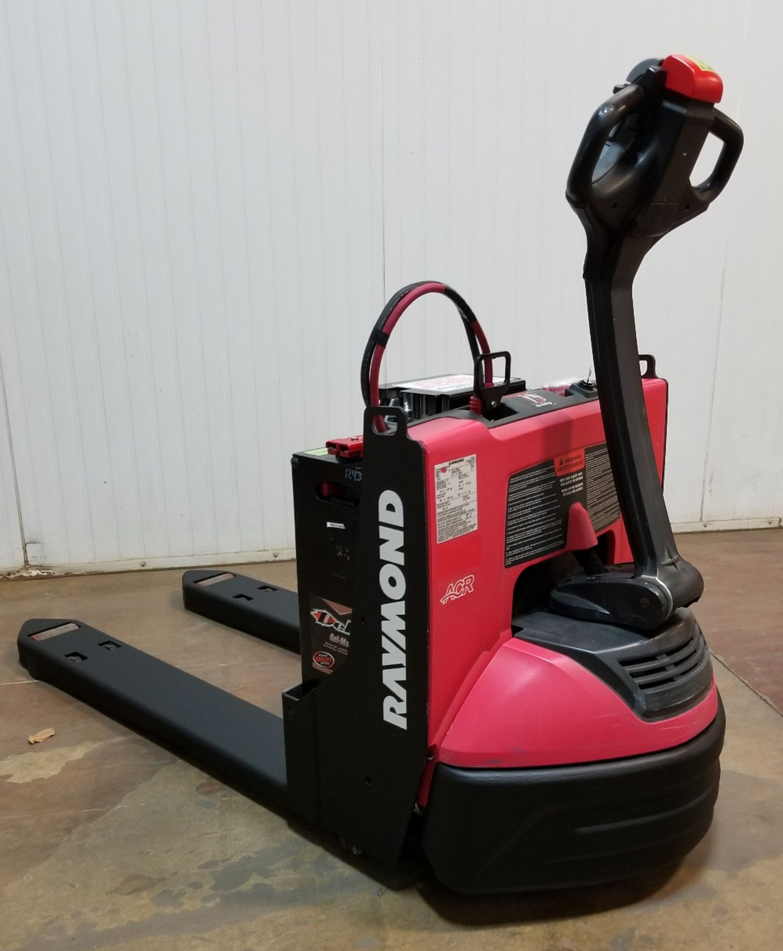 RAYMOND (2017) 8210 4,500 LB. CAPACITY 24V WALK-BEHIND ELECTRIC PALLET JACK WITH BUILT-IN CHARGER,