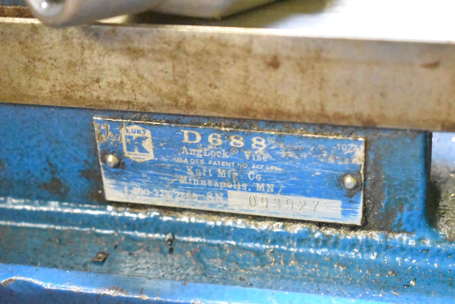 KURT 6" MACHINE VISE [RIGGING FEES FOR LOT #34 - $25 USD PLUS APPLICABLE TAXES] - Image 2 of 2