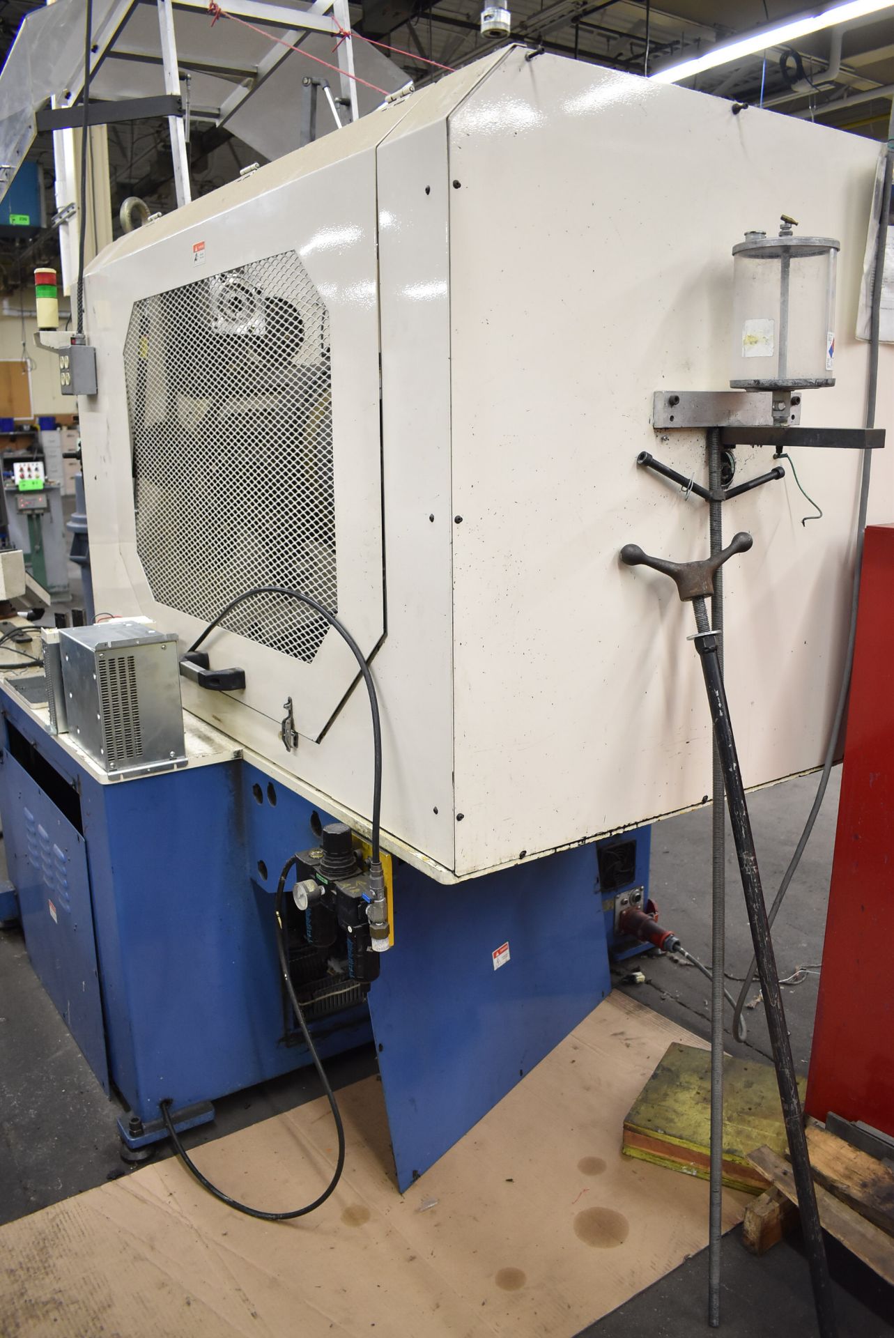 NUCOIL INDUSTRIES (2003) FX-35 7-AXIS HIGH SPEED CNC SPRING FORMER WITH NUCOIL INDUSTRIES CNC - Image 5 of 8