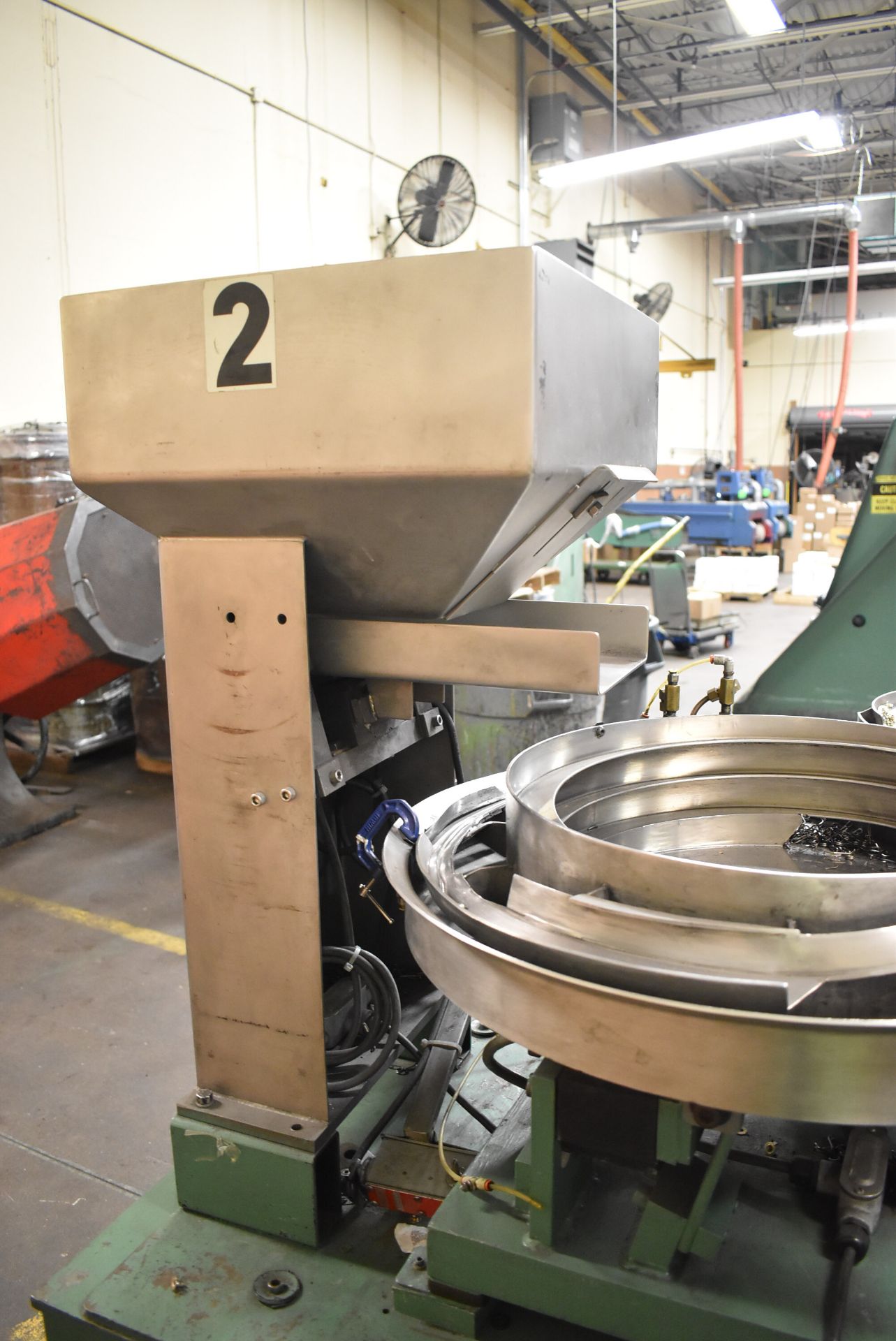 PACKARD ET-1000 SPRING ASSEMBLY MACHINE WITH AFM 20" DIA. VIBRATORY BOWL FEEDER WITH HOPPER, AFM 12" - Image 8 of 15