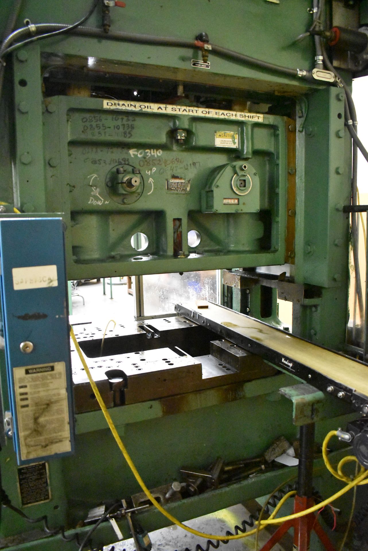 MINSTER P2-60 60 TON CAPACITY MECHANICAL STRAIGHT SIDE STAMPING PRESS WITH HONEYWELL/WINTRISS - Image 4 of 11