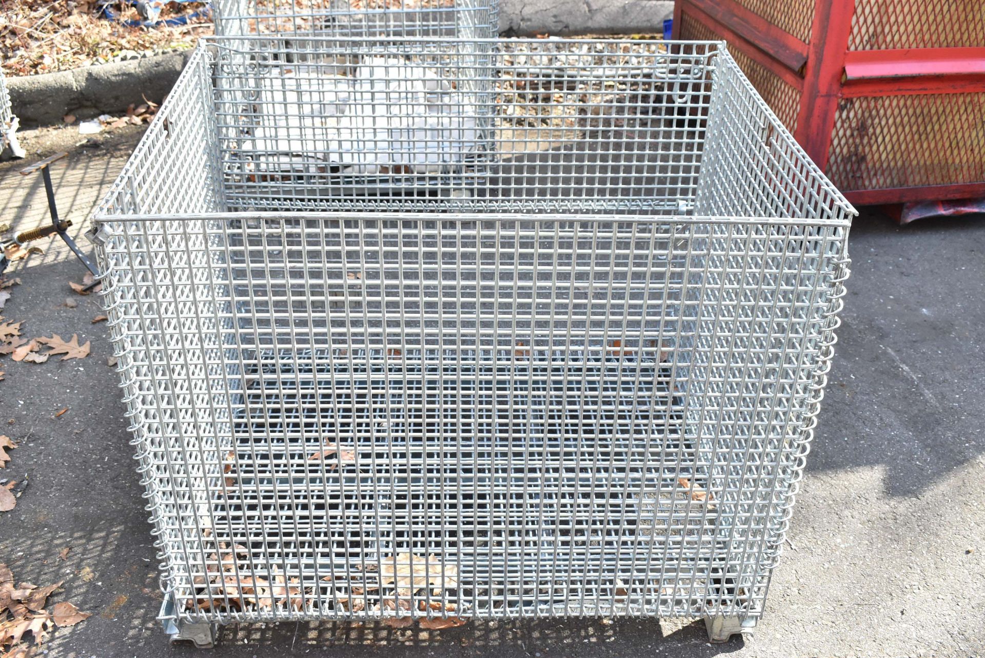 LOT/ 2 SKIDS WITH APPROX. 12 WIRE MESH BINS - Image 4 of 4