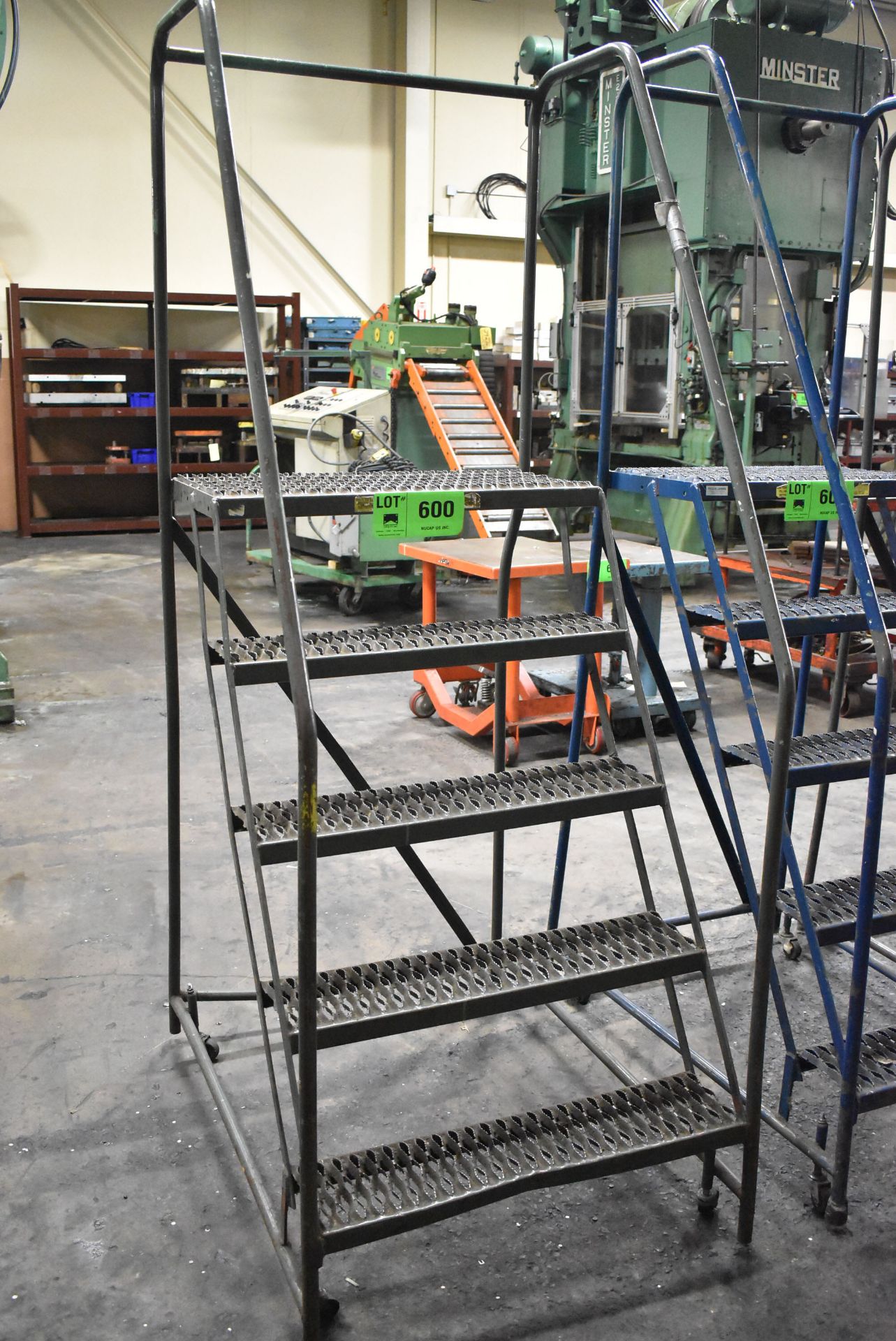 50" ROLLING SHOP LADDER