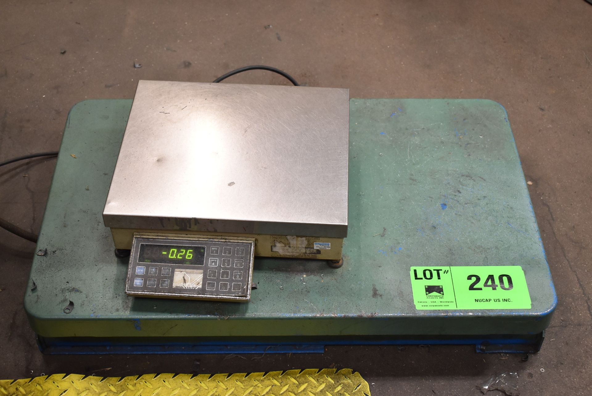 LOT/ HYDRAULIC SCISSOR LIFT TABLE WITH DIGITAL BENCH SCALE - Image 2 of 3