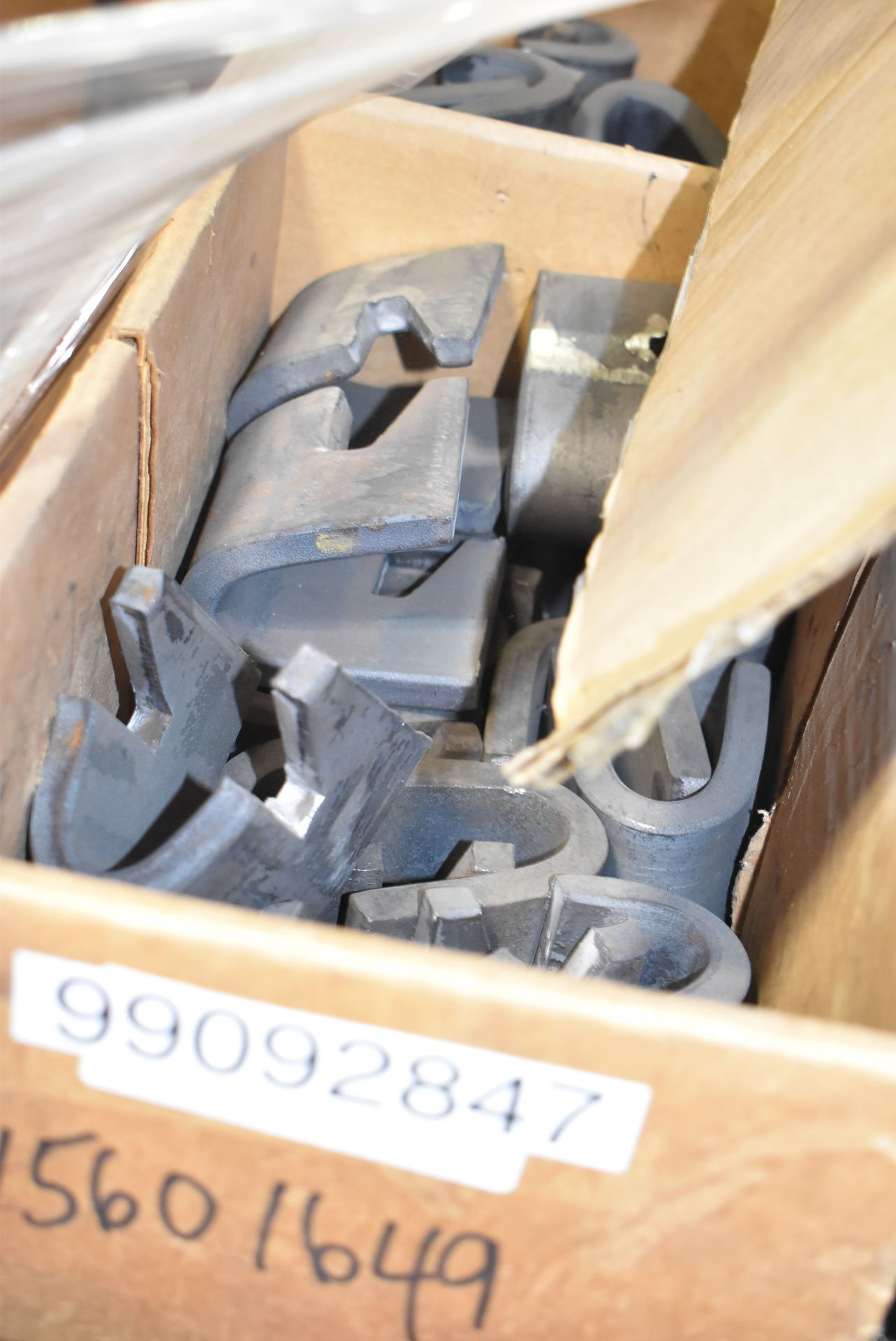 LOT/ CRATE OF SPARE PARTS CONSISTING OF PRESSURE REGULATORS, VALVES, SLEEVES, BUSHINGS, RELAYS, - Image 5 of 6