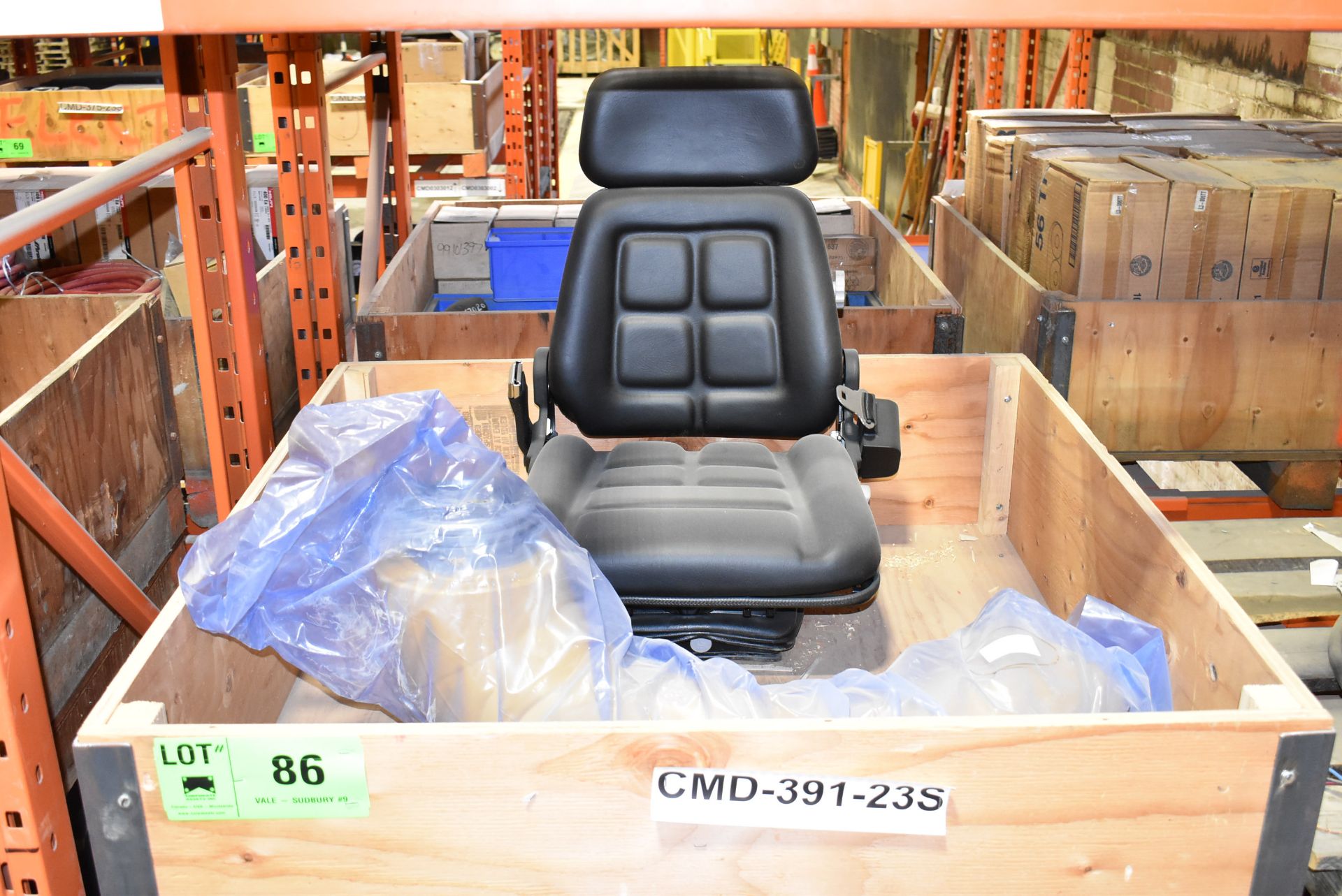 LOT/ MOBILE EQUIPMENT SEAT & EXHAUST TUBE (CMD-391-23S)