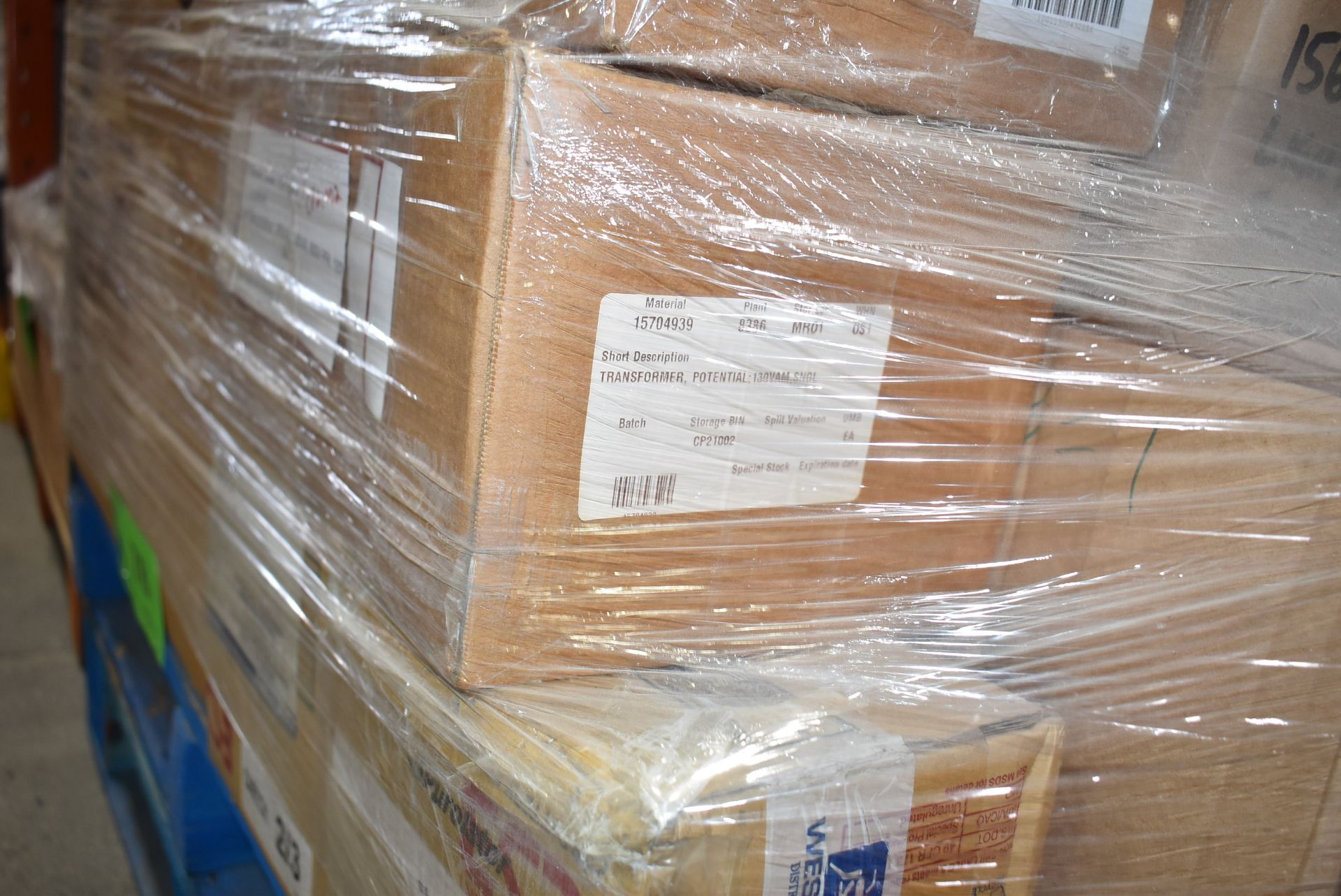 LOT/ PALLET OF SPARE PARTS CONSISTING OF TRANSFORMERS, LAMPS, TEES, MARKERS, BASEBOARD HEATERS, TOOL - Image 5 of 7