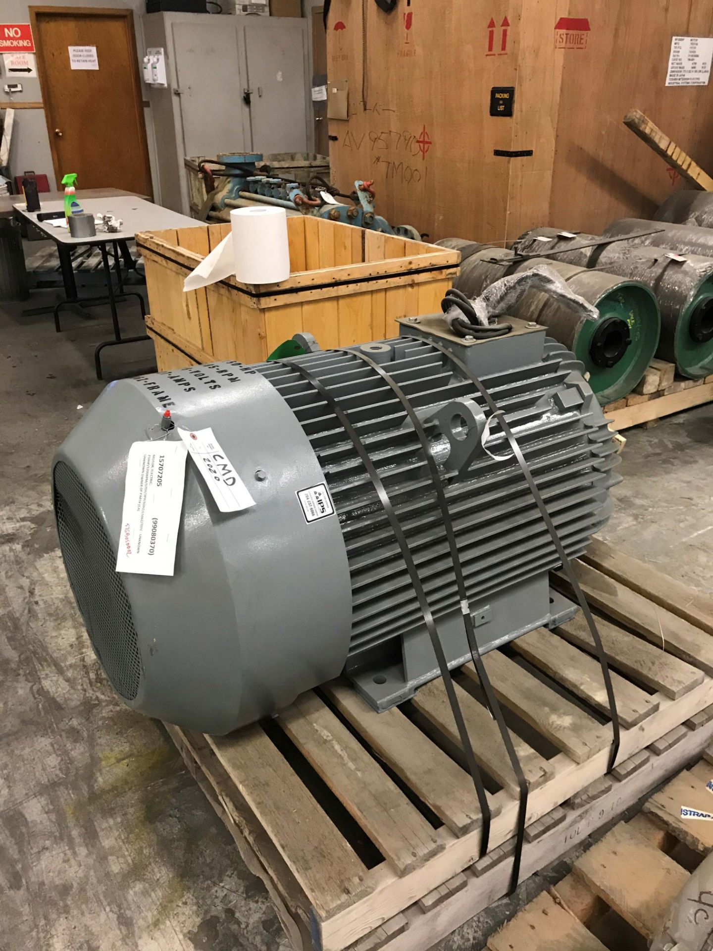 250 HP MOTOR, 575V/3PH/60HZ, S/N N/A (LOCATED IN THOMPSON, MB) - Image 3 of 4