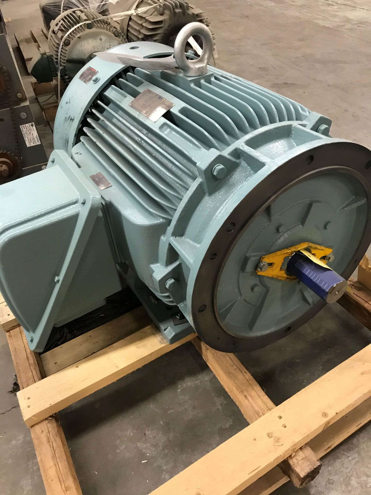 WESTINGHOUSE 150 HP MOTOR, 575V/3PH/60HZ, S/N VZ9148150002 (LOCATED IN THOMPSON, MB) - Image 4 of 6