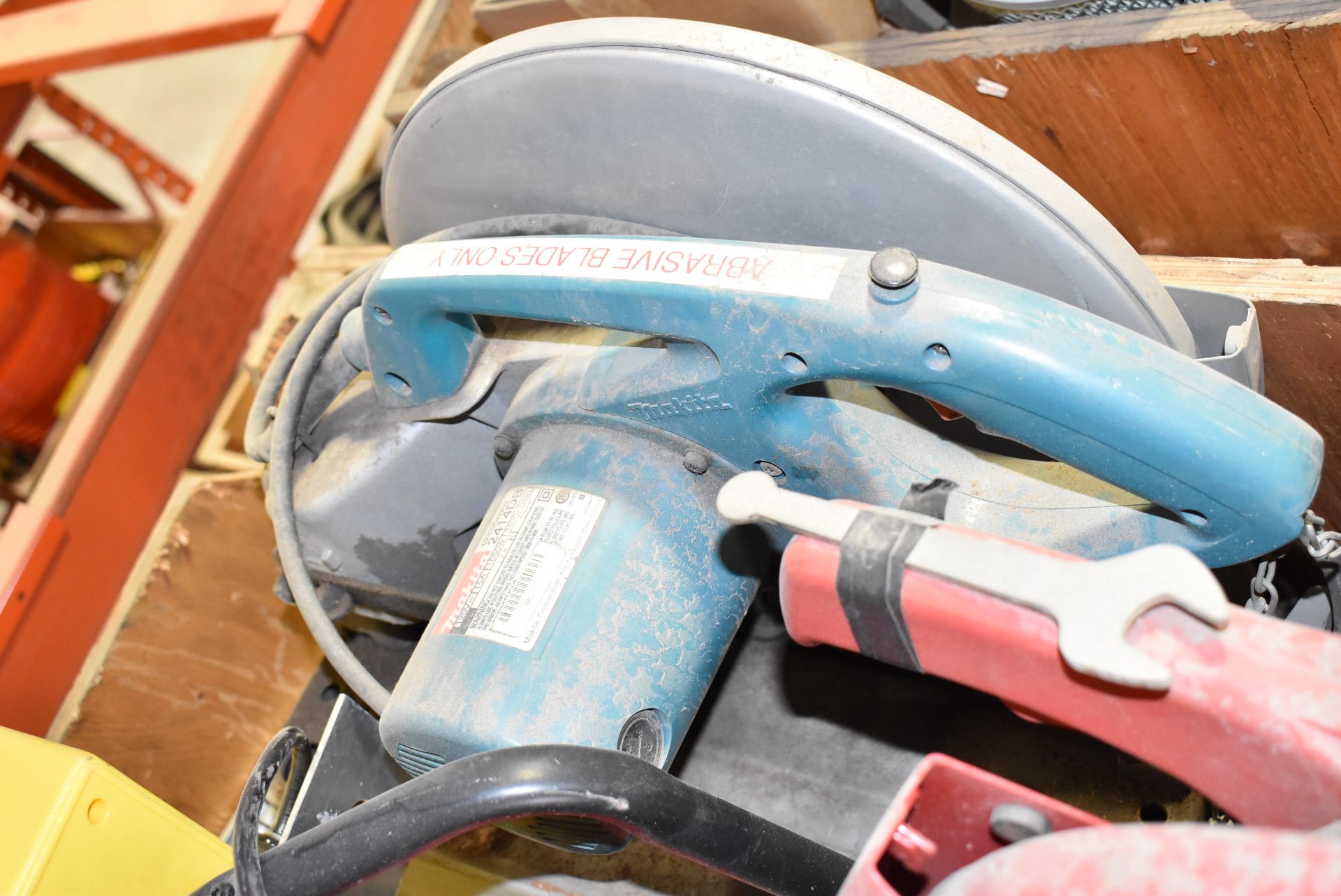 LOT/ CRATE WITH CONTENTS CONSISTING OF (4) ABRASIVE CUT OFF SAWS, (2) MILWAUKEE MULTI-STATION - Image 6 of 9