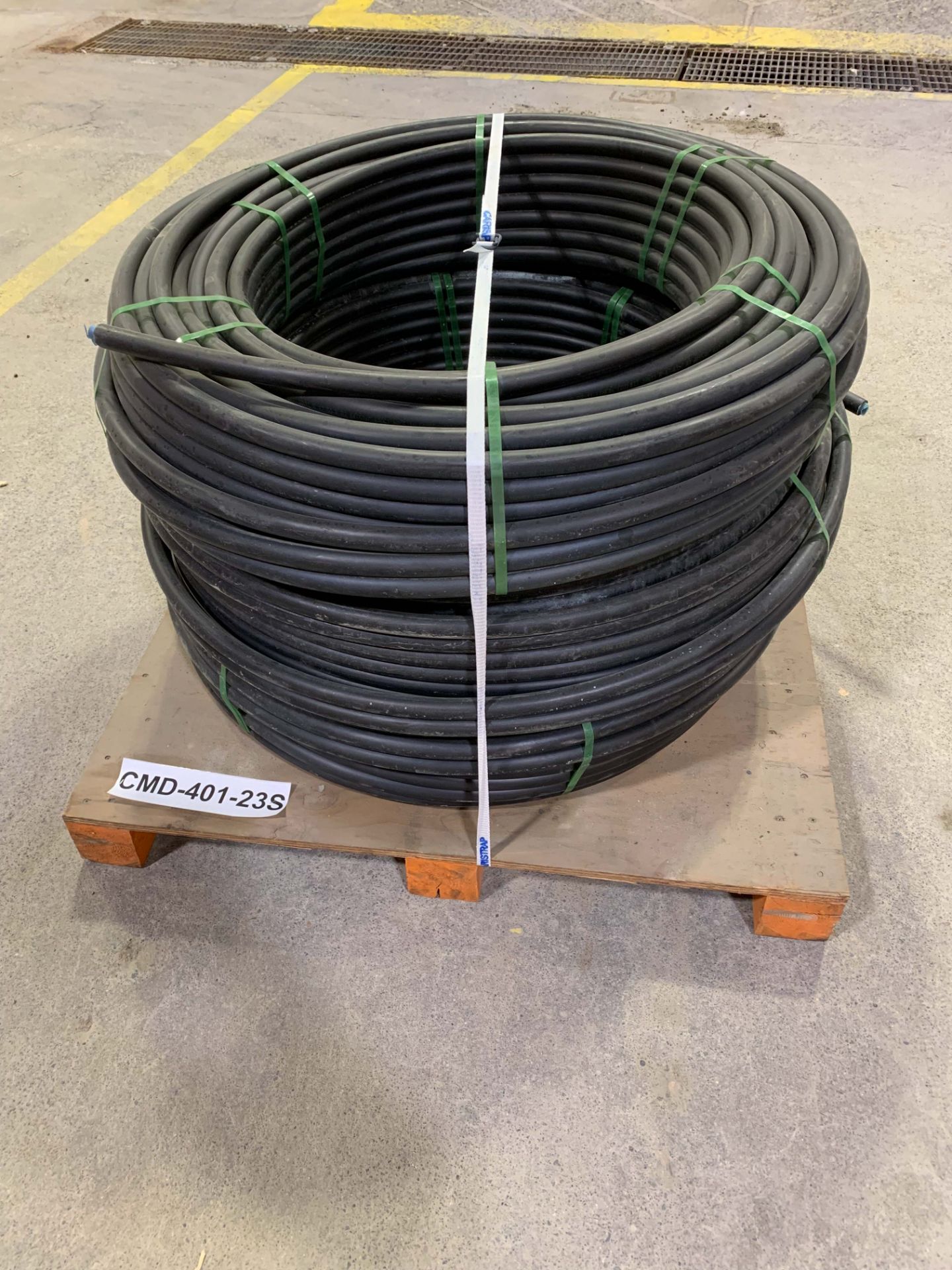 LOT/ (12) ROLLS OF 250 PSI 3/4" X 400' BLACK POLY TUBING (CMD-401,402,403,404-23S)