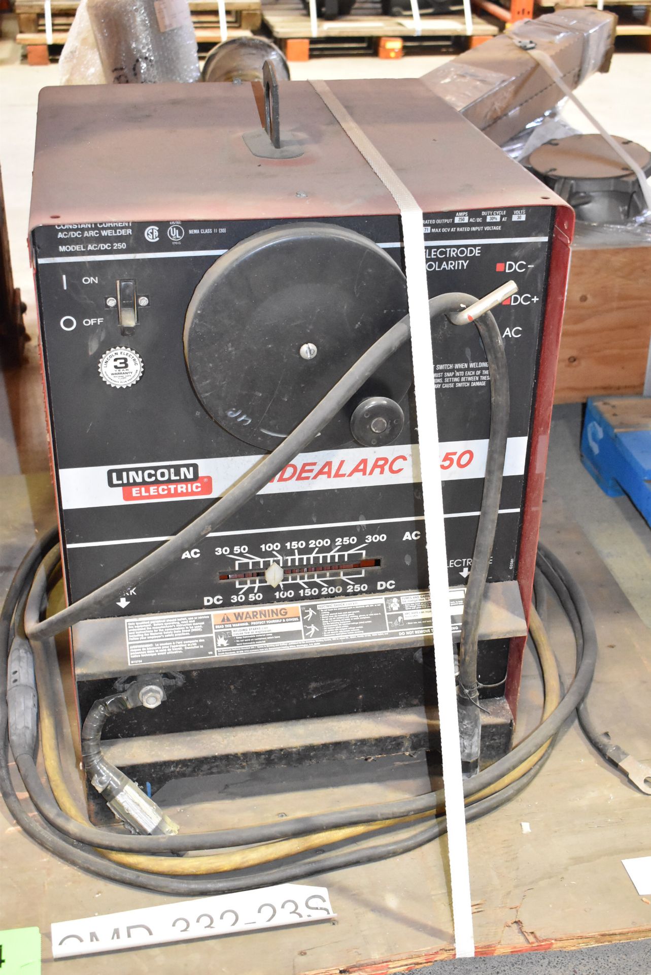 LINCOLN ELECTRIC IDEALARC 250 CONSTANT CURRENT AC/DC ARC WELDER, 230-460-575V/3PH/60HZ, S/N - Image 3 of 5