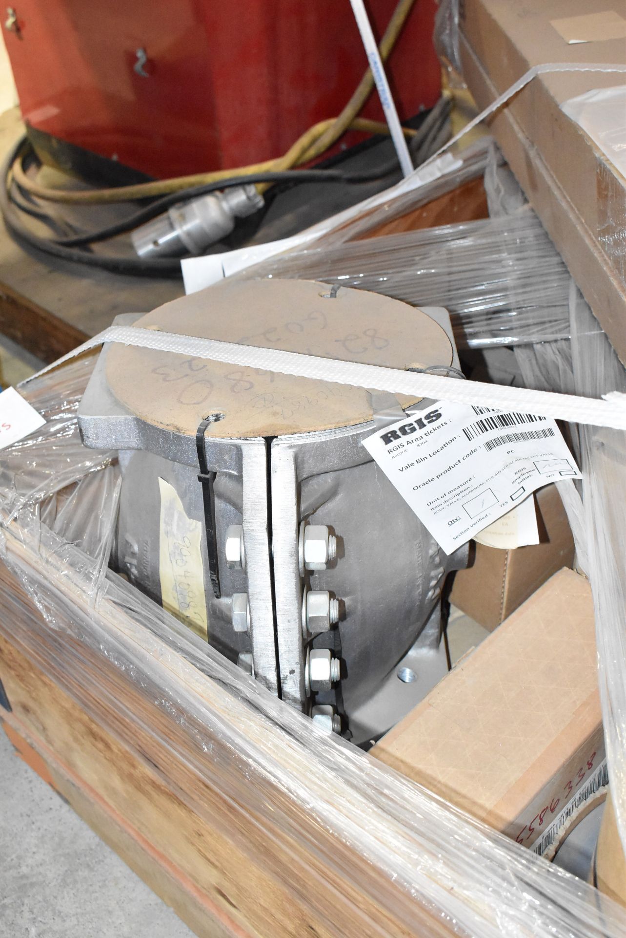 LOT/ CRATE WITH SPARE PARTS CONSISTING OF SHAFTS, IMPELLERS, SPROCKETS, PULLEYS, PLUGS & BASEBOARD - Image 5 of 9