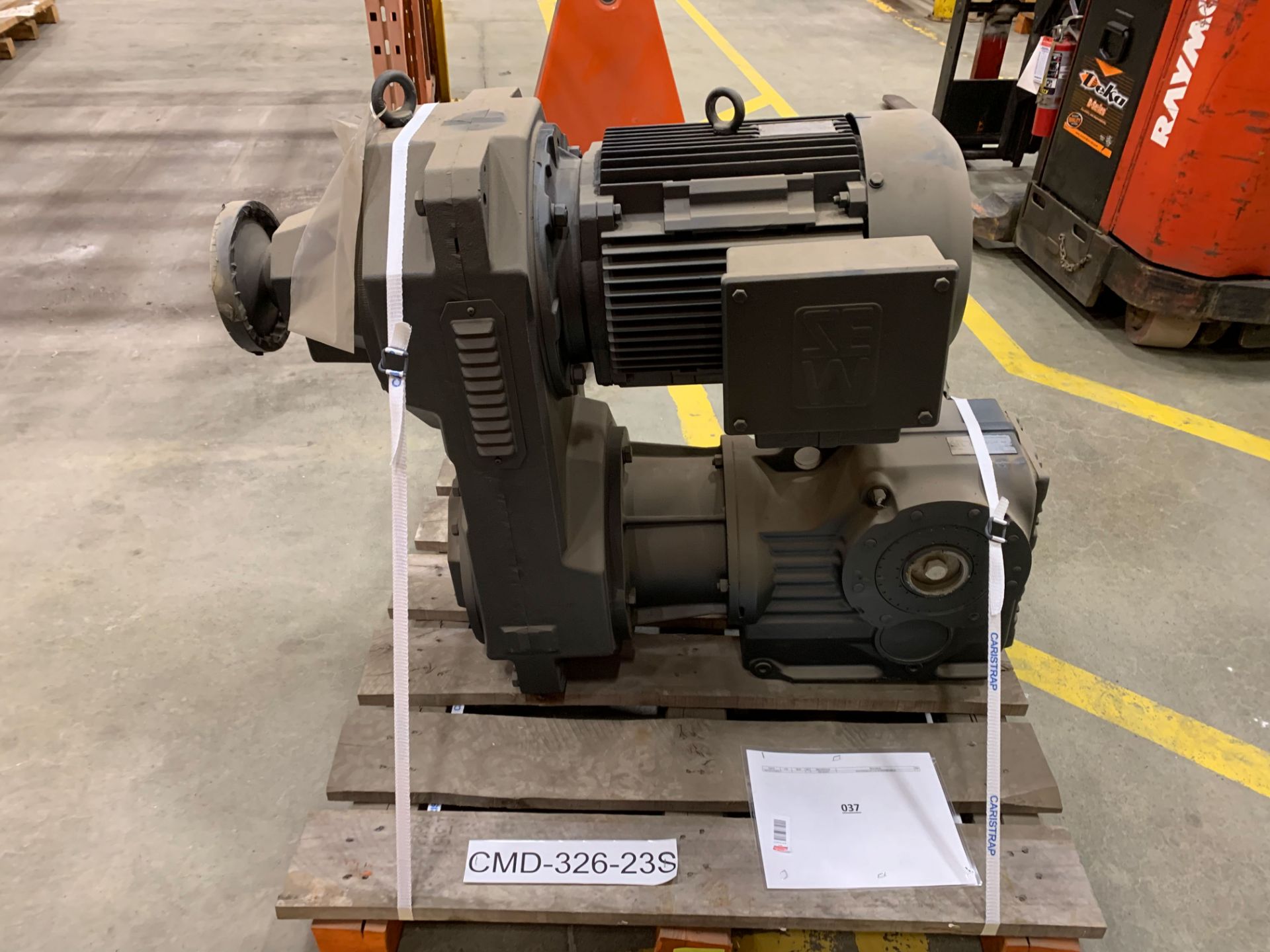 SEW-EURODRIVE KA97/A 20 HP 70.54:1 BEVEL-HELICAL GEAR UNIT, 330-575V/3PH/60HZ, S/N 80.1802294801. - Image 2 of 7