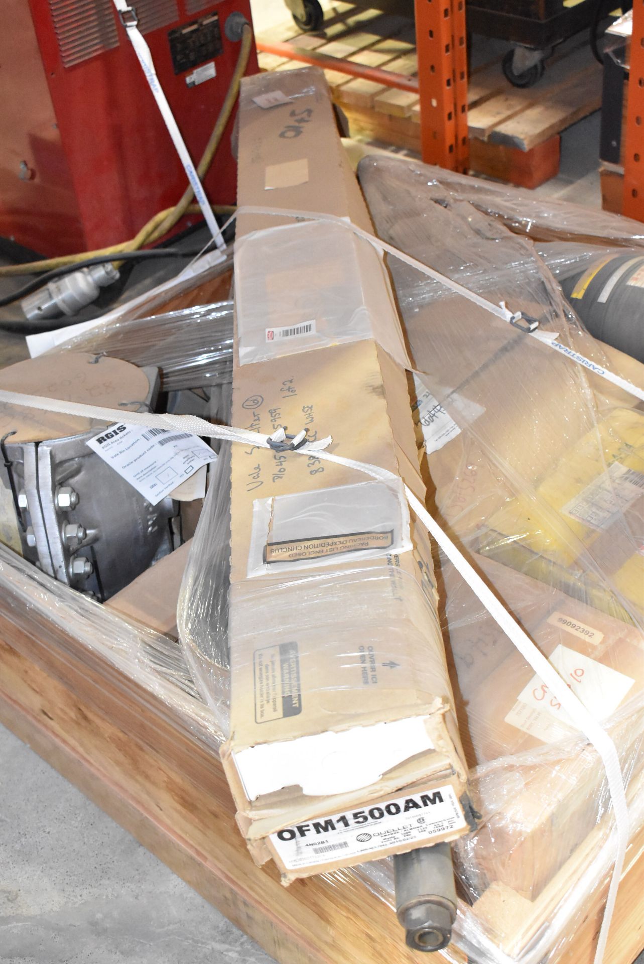 LOT/ CRATE WITH SPARE PARTS CONSISTING OF SHAFTS, IMPELLERS, SPROCKETS, PULLEYS, PLUGS & BASEBOARD - Image 3 of 9