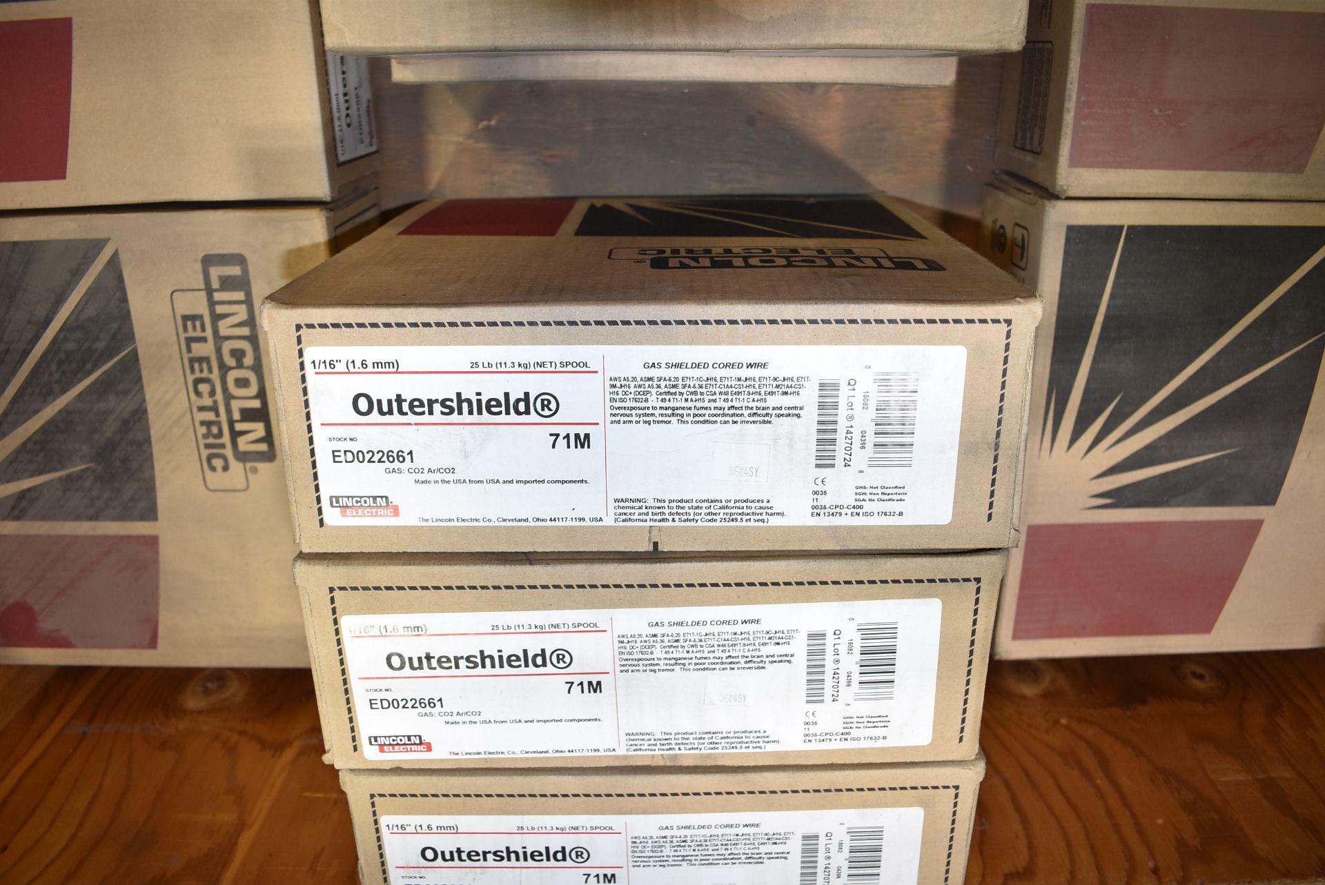 LOT/ (12) BOXES OF LINCOLN ELECTRIC ED022661 OUTERSHIELD 1/16" GAS SHIELDED CORED WELDING WIRE ( - Image 2 of 2