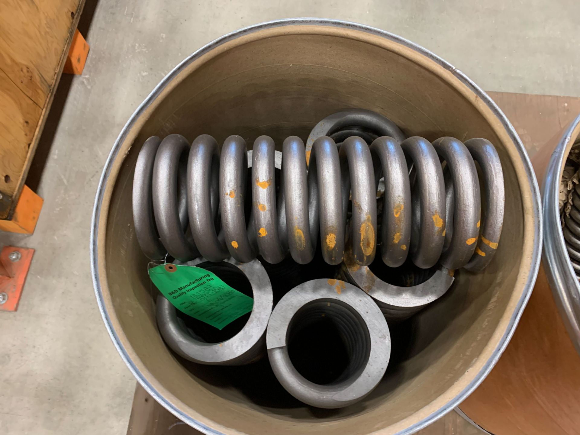 LOT/ INNER & OUTER COIL CRUSHER SPRINGS (CMD-340-23S) - Image 2 of 3