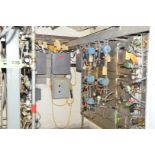 LOT/ PANEL WITH VALVES AND INSTRUMENTS (CI) [RIGGING FEE FOR LOT #736 - $250 USD PLUS APPLICABLE