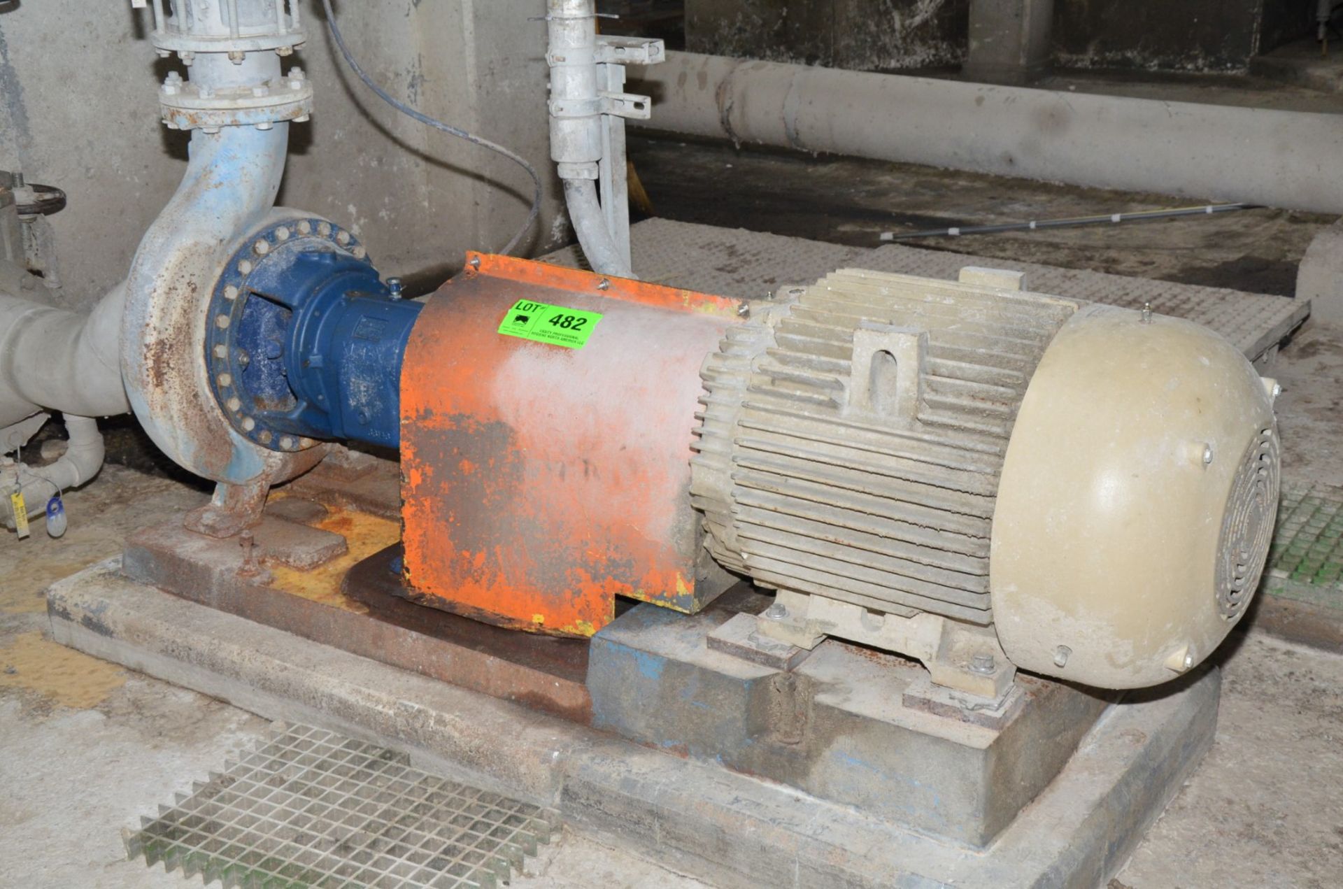 GOULDS 3196 6X8-15 CENTRIFUGAL PUMP WITH 100HP DRIVE MOTOR, S/N 749F138 (CI) [RIGGING FEE FOR LOT #