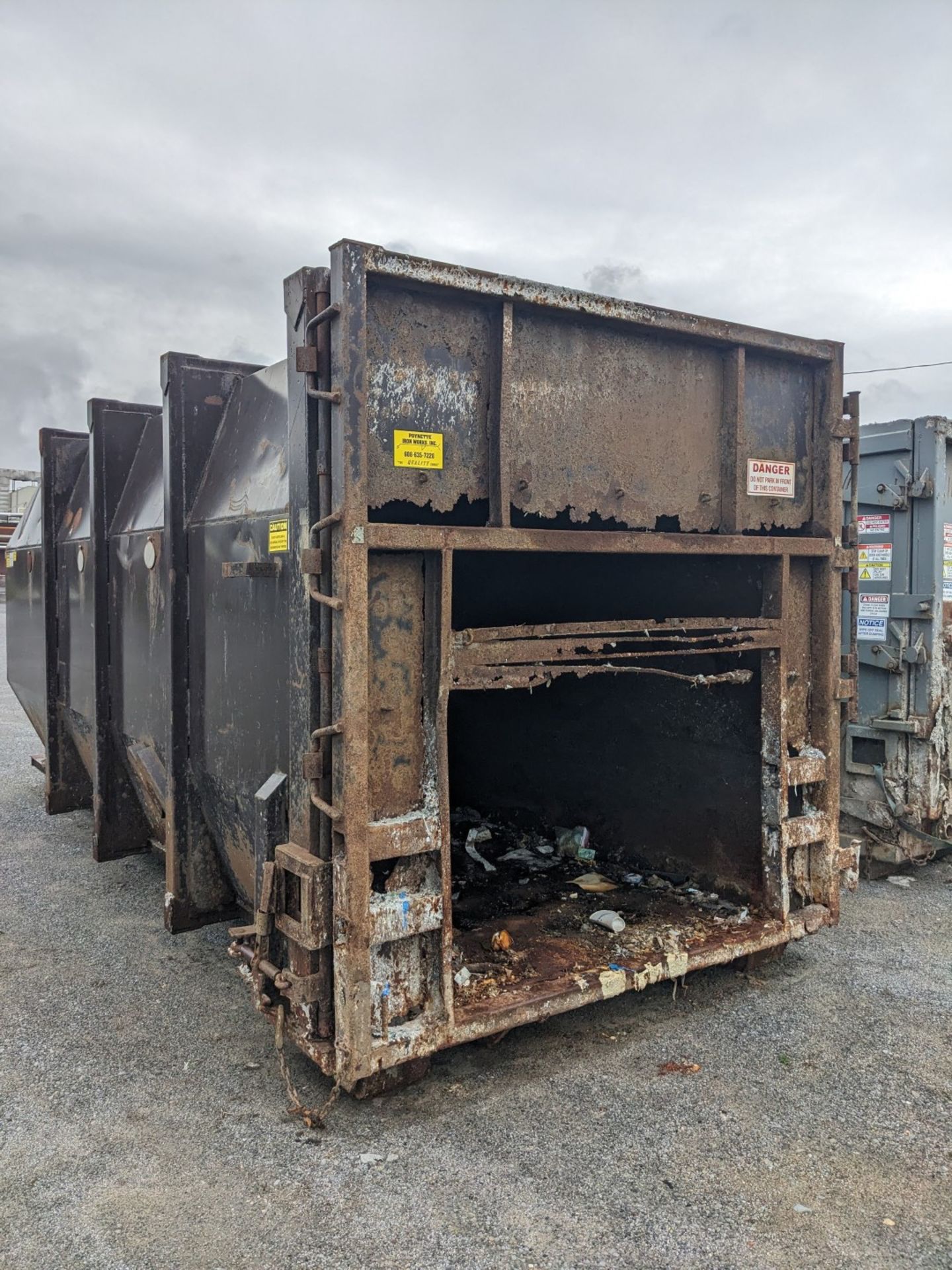 STATIONARY COMPACTOR ROLL-OFF BIN WITH APPROX. 40 CU/YRD CAPACITY (CI) [RIGGING FEE FOR LOT # - Bild 4 aus 5
