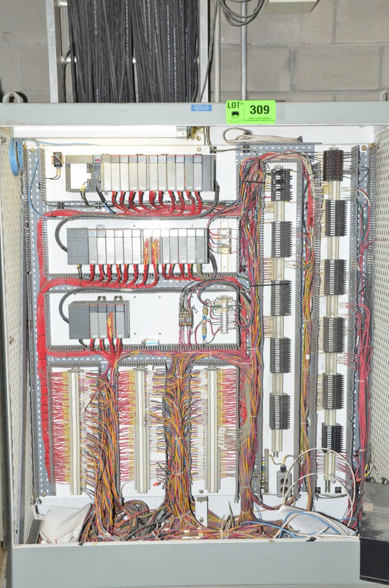 ALLEN BRADLEY PLC CONTROL CABINET (CI) [RIGGING FEE FOR LOT #309 - $250 USD PLUS APPLICABLE TAXES]