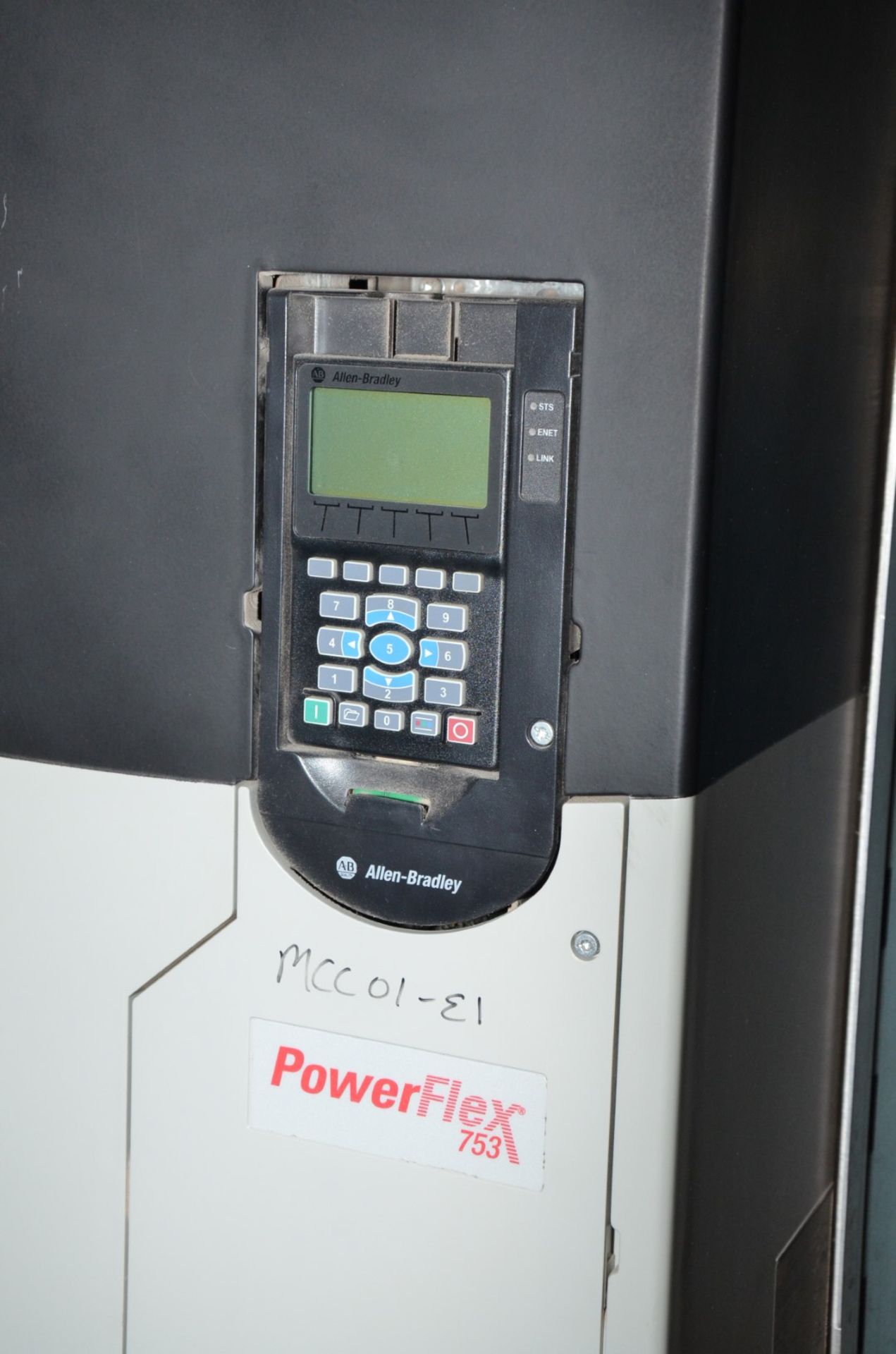 ALLEN BRADLEY (2013) POWERFLEX 753 300 HP VFD S/N 26555330 (CI) [RIGGING FEE FOR LOT #130 - $200 USD - Image 2 of 3