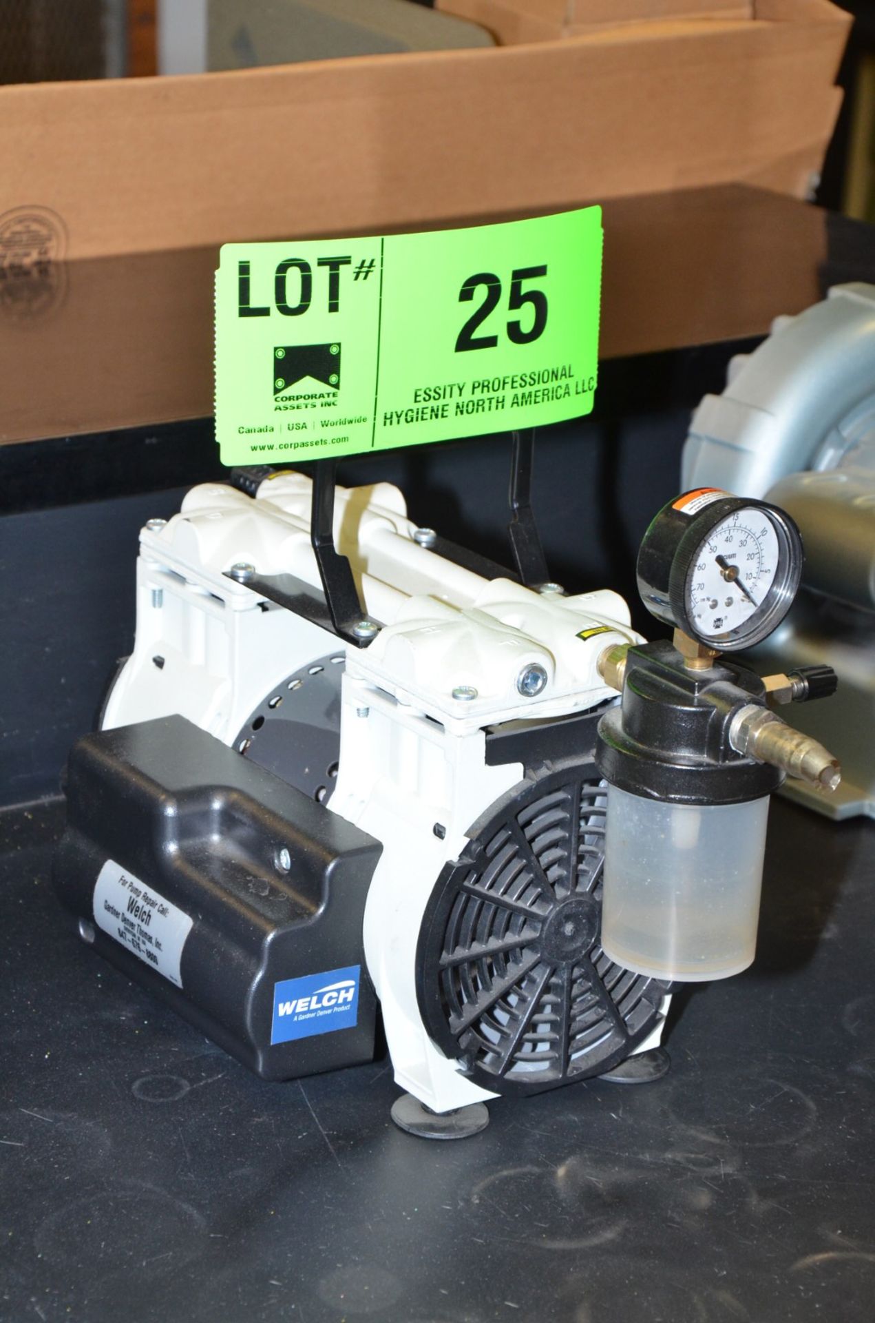 WELCH 2561B-50 TWO HEAD WOB-L PISTON HIGH CAPACITY LAB VACUUM PUMP WITH 2.3CFM CAPACITY, S/N