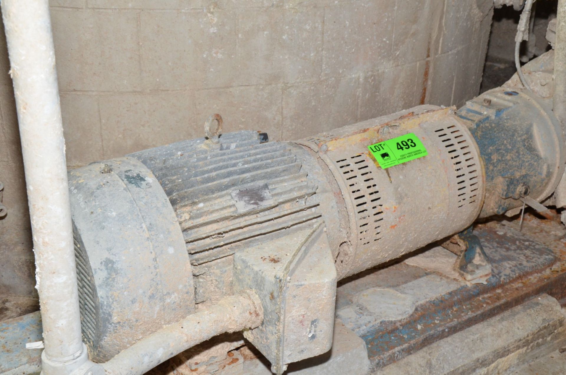 GOULDS CENTRIFUGAL PUMP WITH 75HP DRIVE MOTOR, S/N N/A (CI) [RIGGING FEE FOR LOT #493 - $450 USD