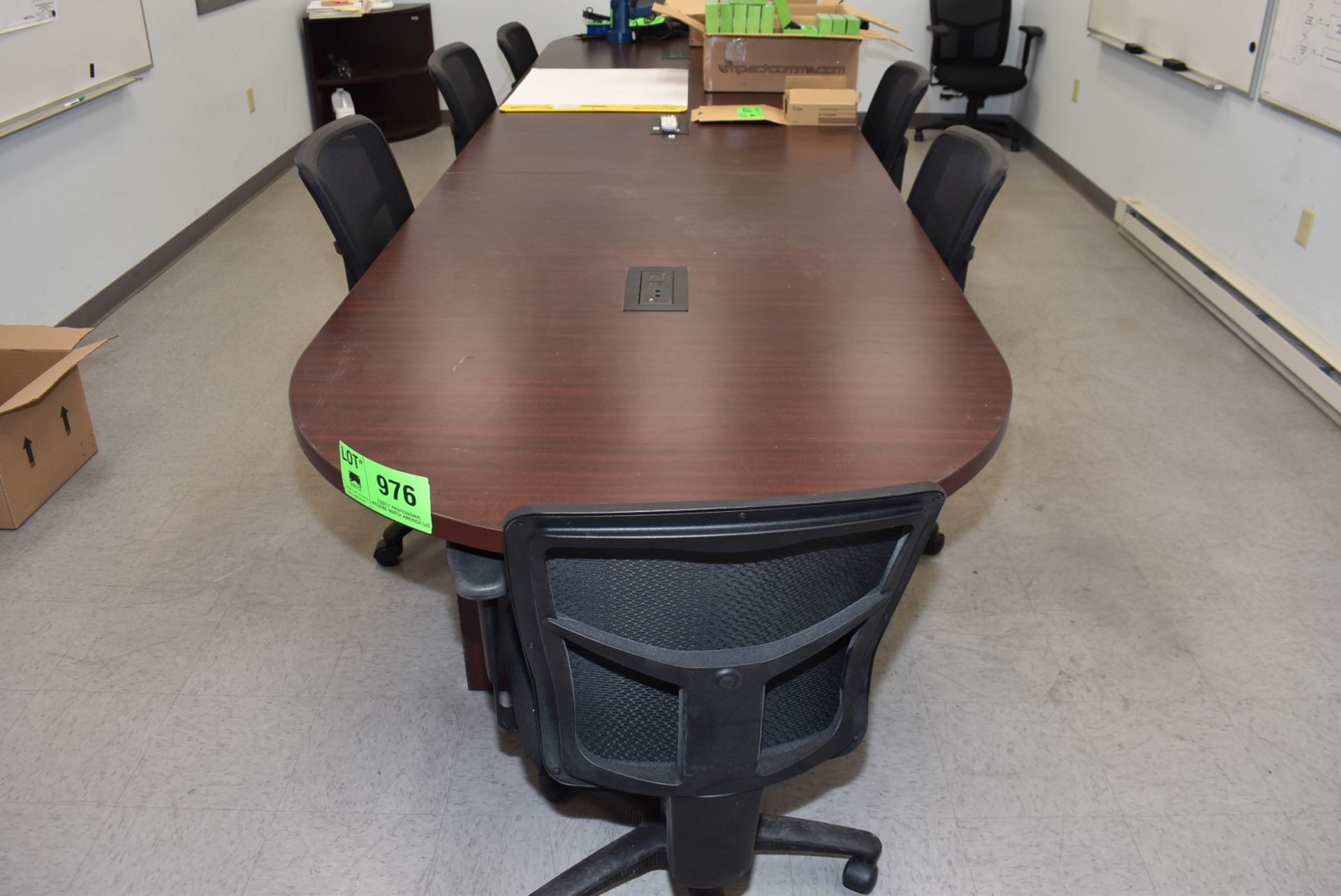 LOT/ BOARDROOM TABLE WITH CHAIRS - Bild 2 aus 2