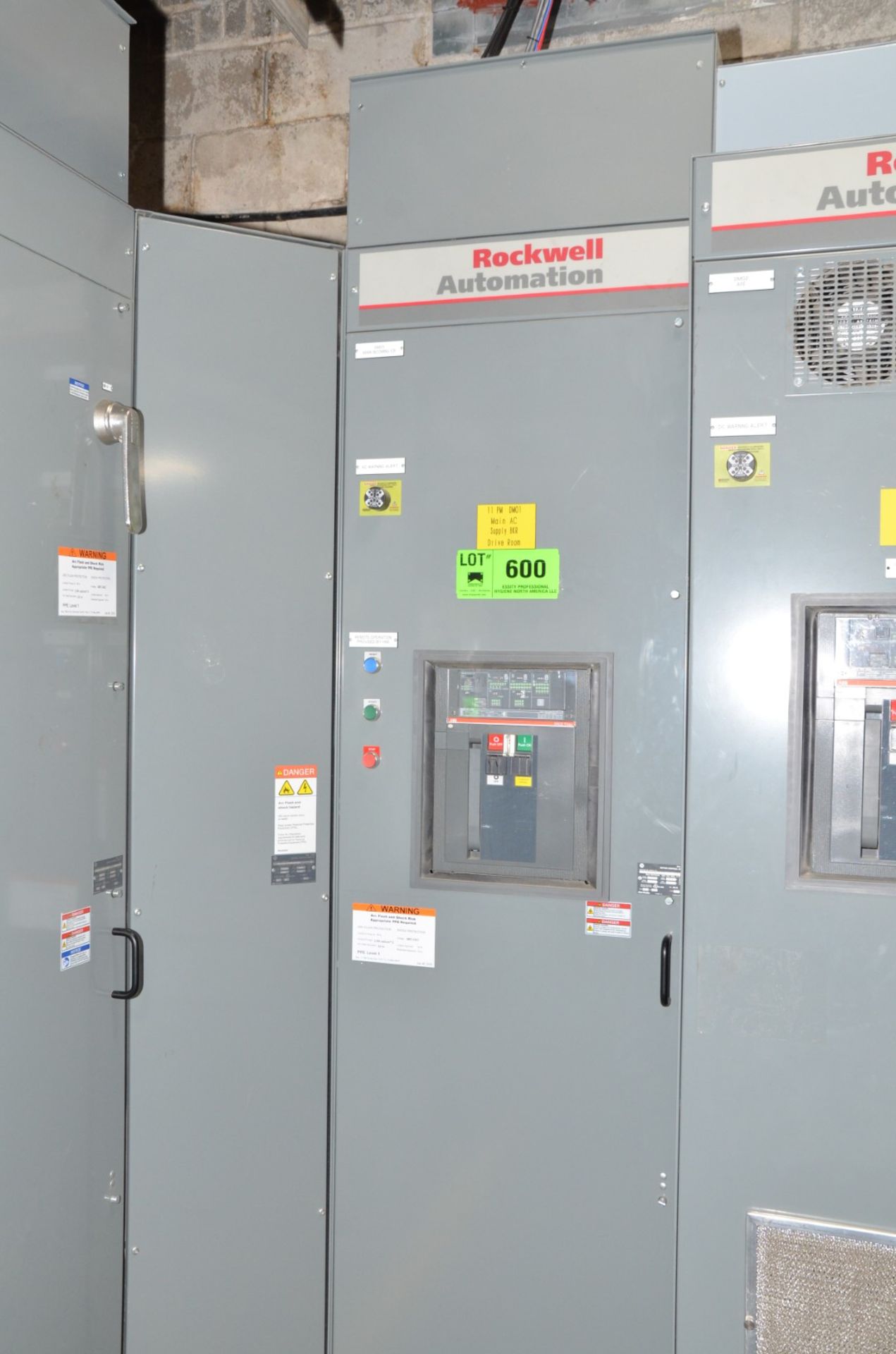 ABB SACE T8V 2500 BREAKER PANEL (CI) [RIGGING FEE FOR LOT #600 - $350 USD PLUS APPLICABLE TAXES]