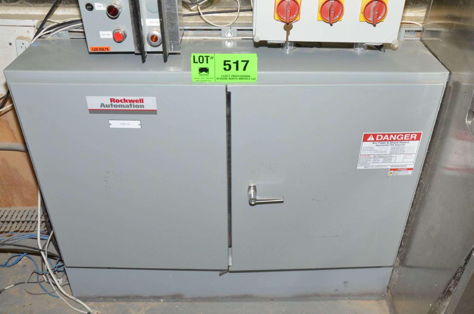 ROCKWELL AUTOMATION CONTROL CABINET (CI) [RIGGING FEE FOR LOT #517 - $150 USD PLUS APPLICABLE