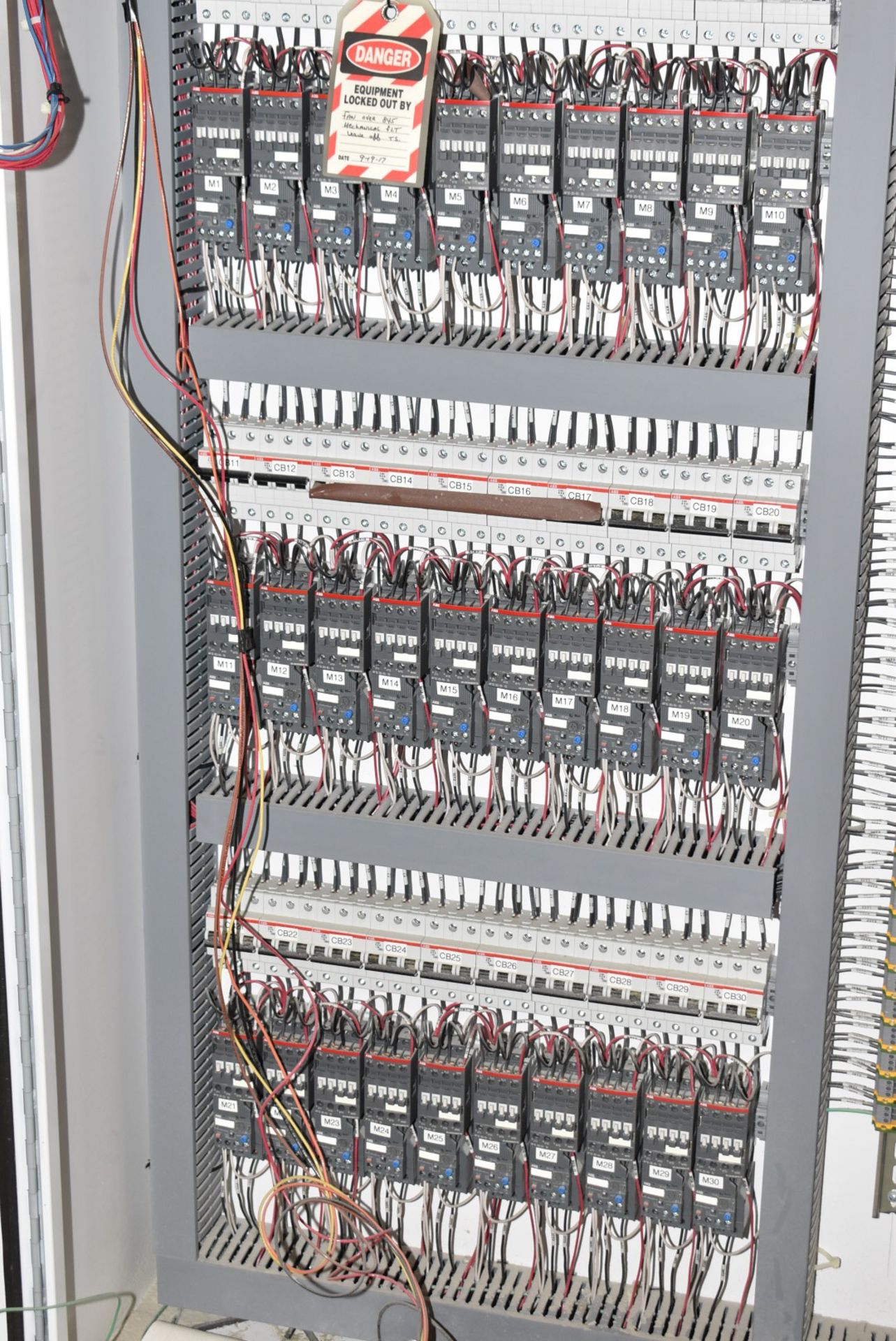 ALVEY CONTROL CABINET (CI) [RIGGING FEE FOR LOT #922 - $100 USD PLUS APPLICABLE TAXES] - Image 3 of 5