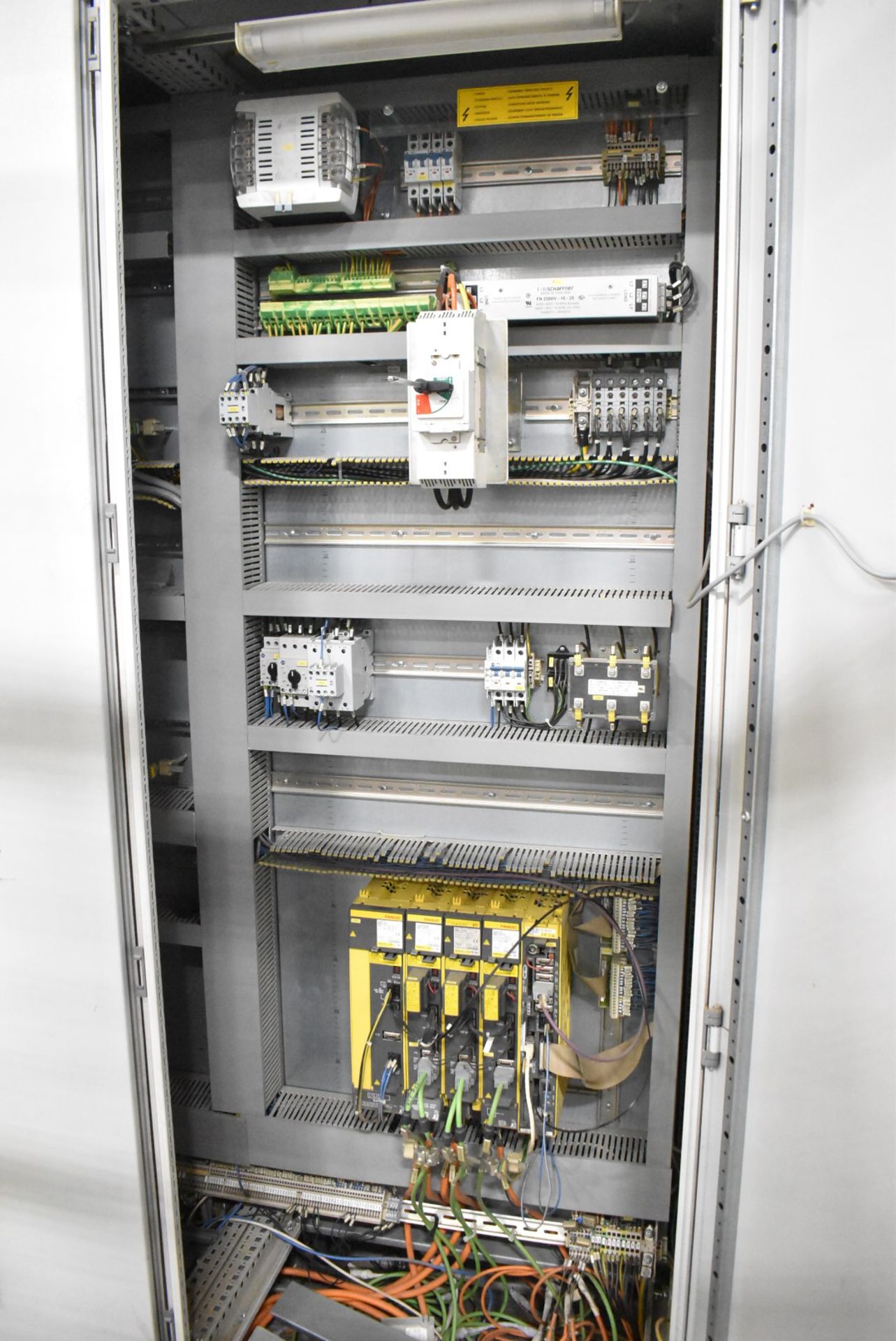 ELLECTRIC CONTROL CABINET WITH FANUC PLC AND DRIVE COMPONENTS (CI) [RIGGING FEE FOR LOT #864 - $ - Image 3 of 10