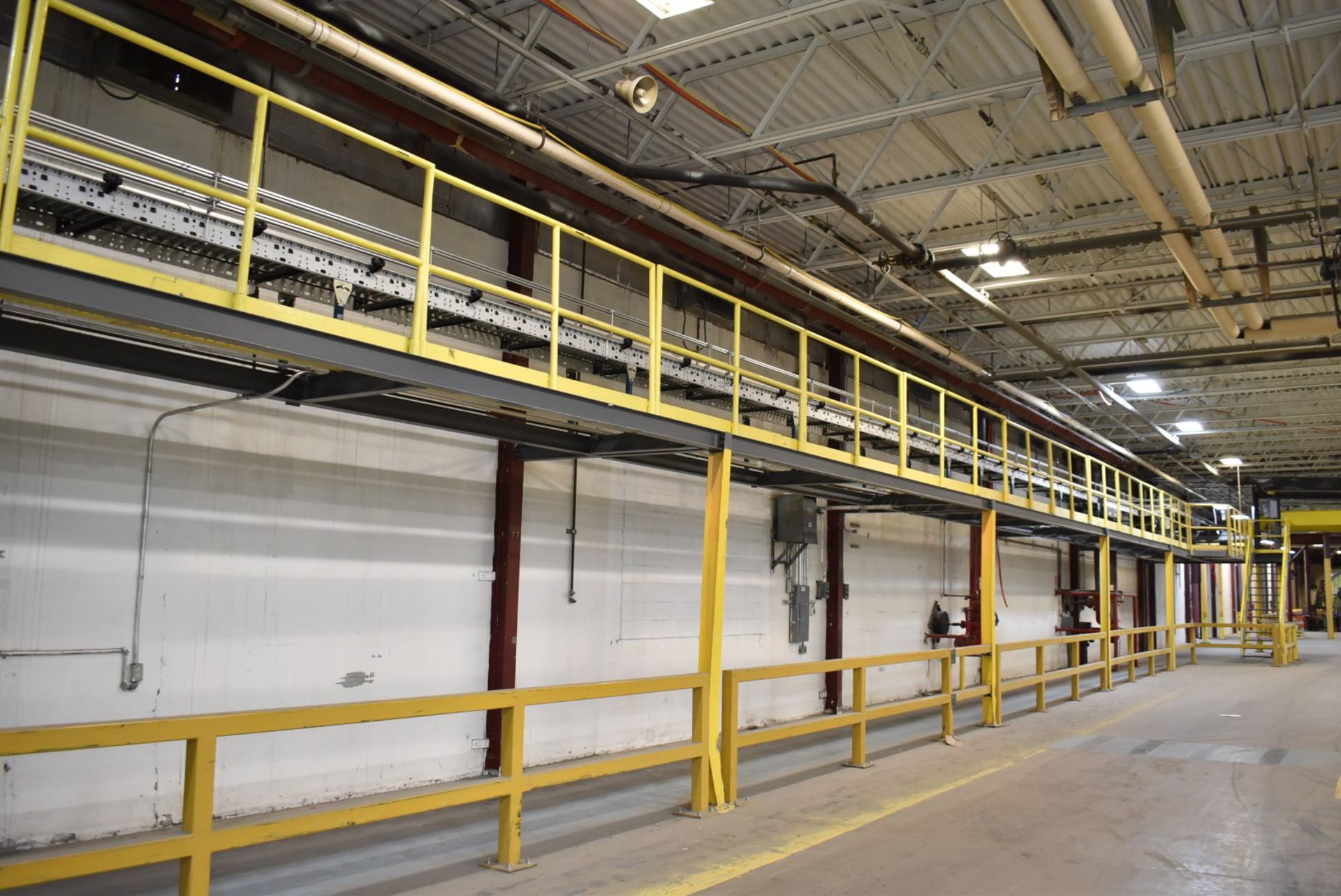 LOT/ APPROX. 500 LIN/FT TRANSPORT ROLLER CONVEYOR [RIGGING FEE FOR LOT #940 - $TBD USD PLUS