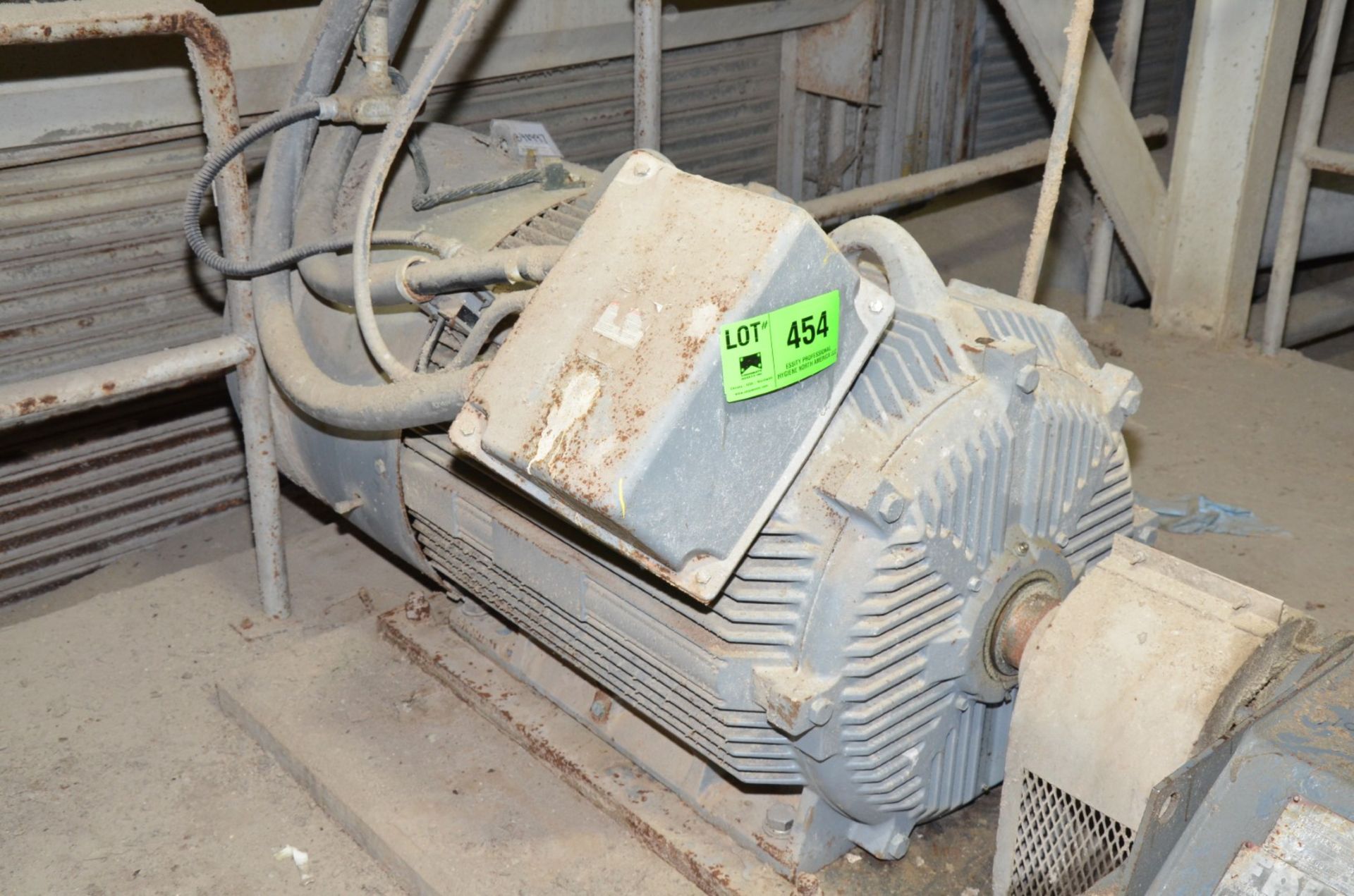 250 HP ELECTRIC DRIVE MOTOR (CI) [RIGGING FEE FOR LOT #454 - $1500 USD PLUS APPLICABLE TAXES]
