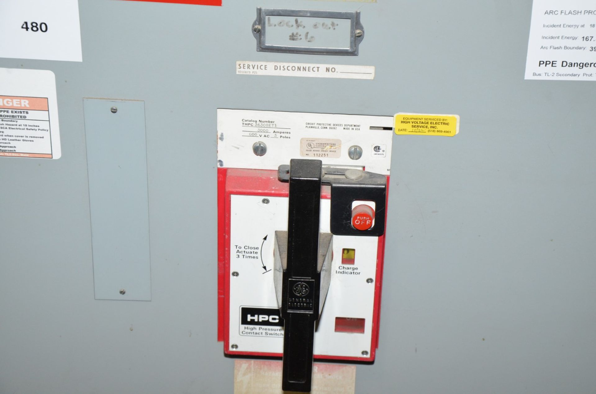 GENERAL ELECTRIC LOAD BREAK SWITCH (CI) [RIGGING FEE FOR LOT #114 - $450 USD PLUS APPLICABLE TAXES] - Image 2 of 3